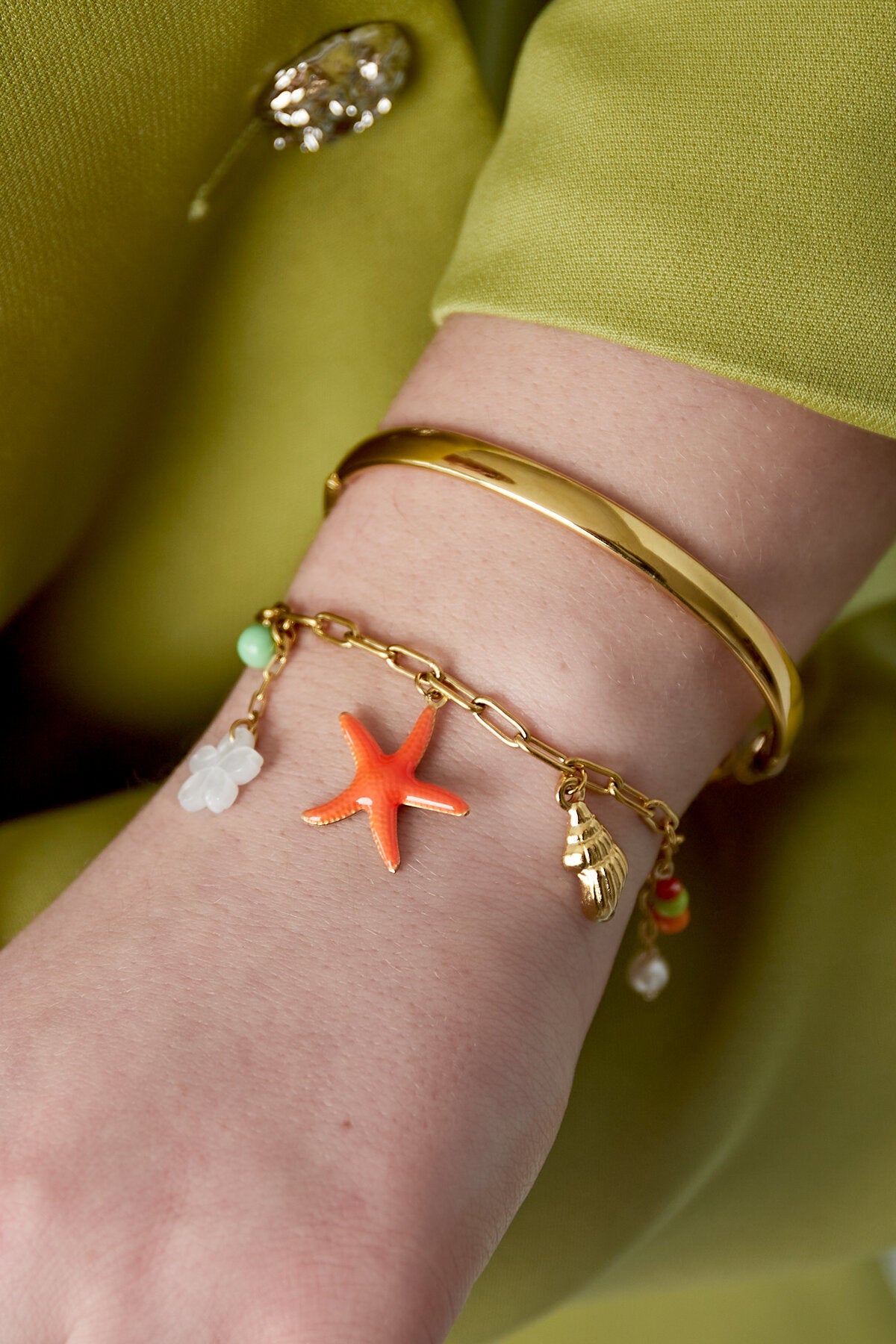 Elegant Gold Charm Bracelet for Statement Style
