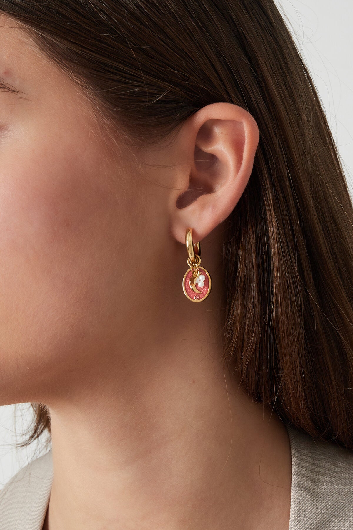 Elegant Pink Drop Earrings for a Dazzling Look