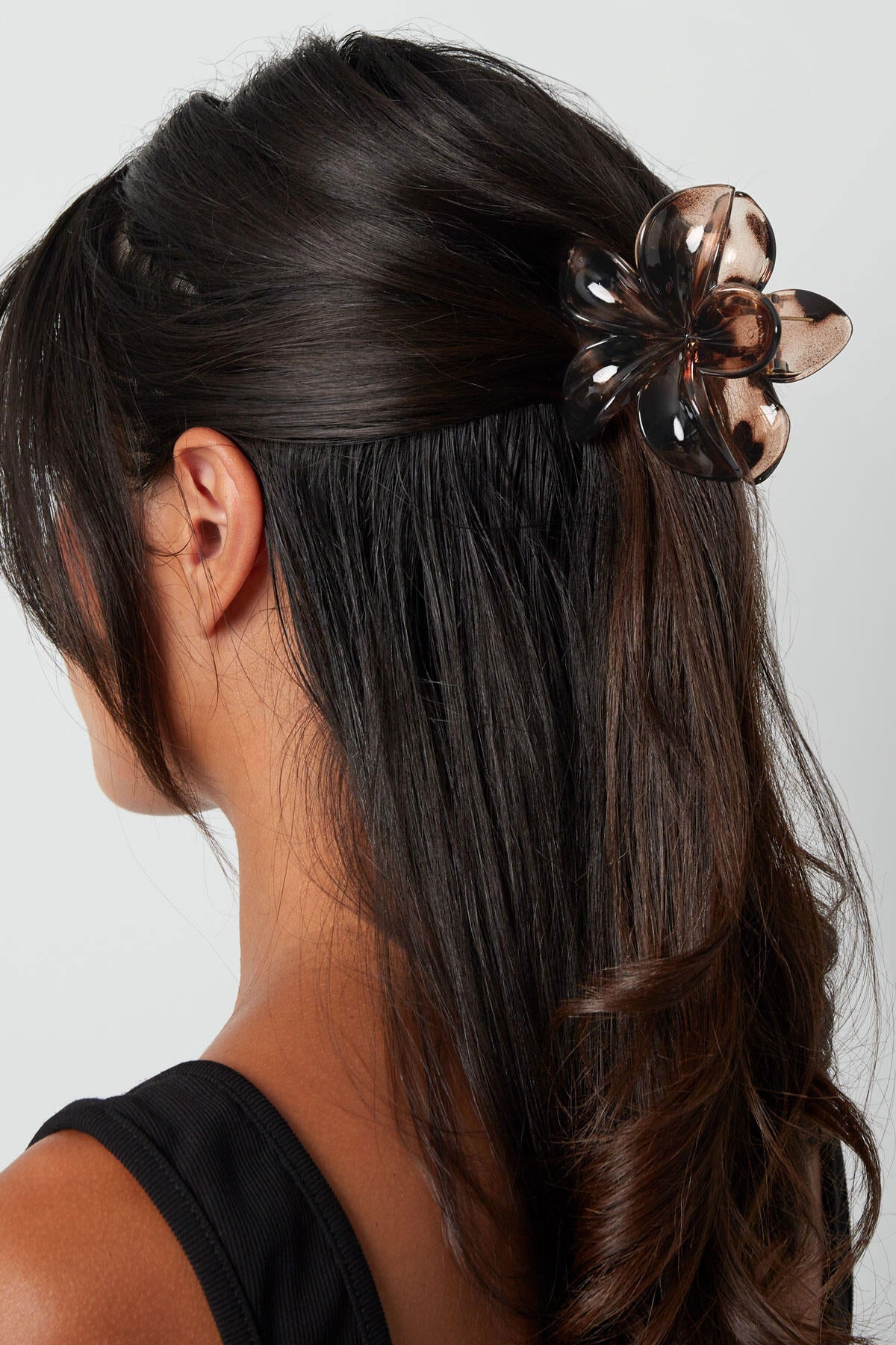 Stylish Plastic Hair Clips for Women - Fall/Winter Essentials