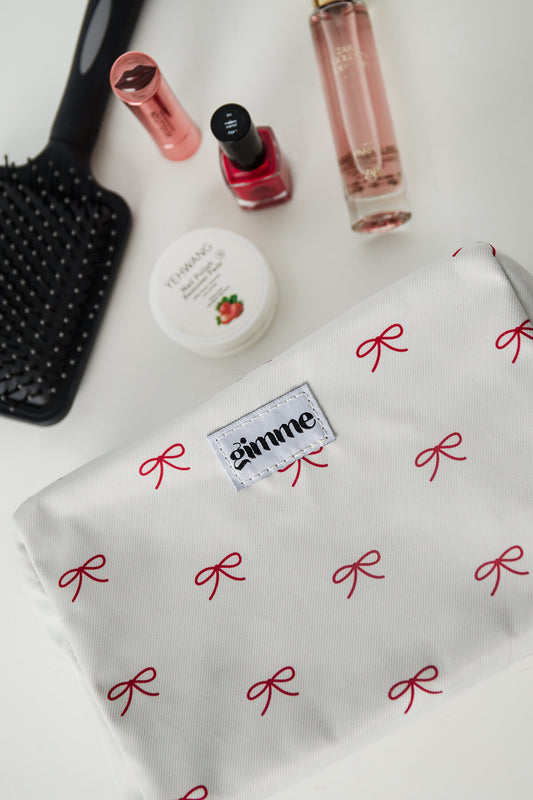 Elegant White Polyester Makeup Bag for Daily Essentials