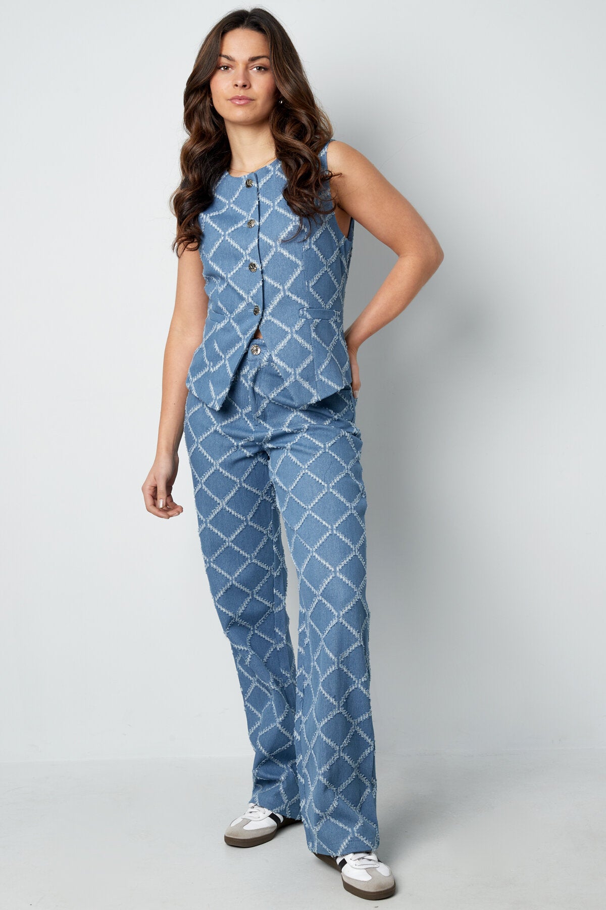 Elegant Blue Sleeveless Cotton Top for Summer