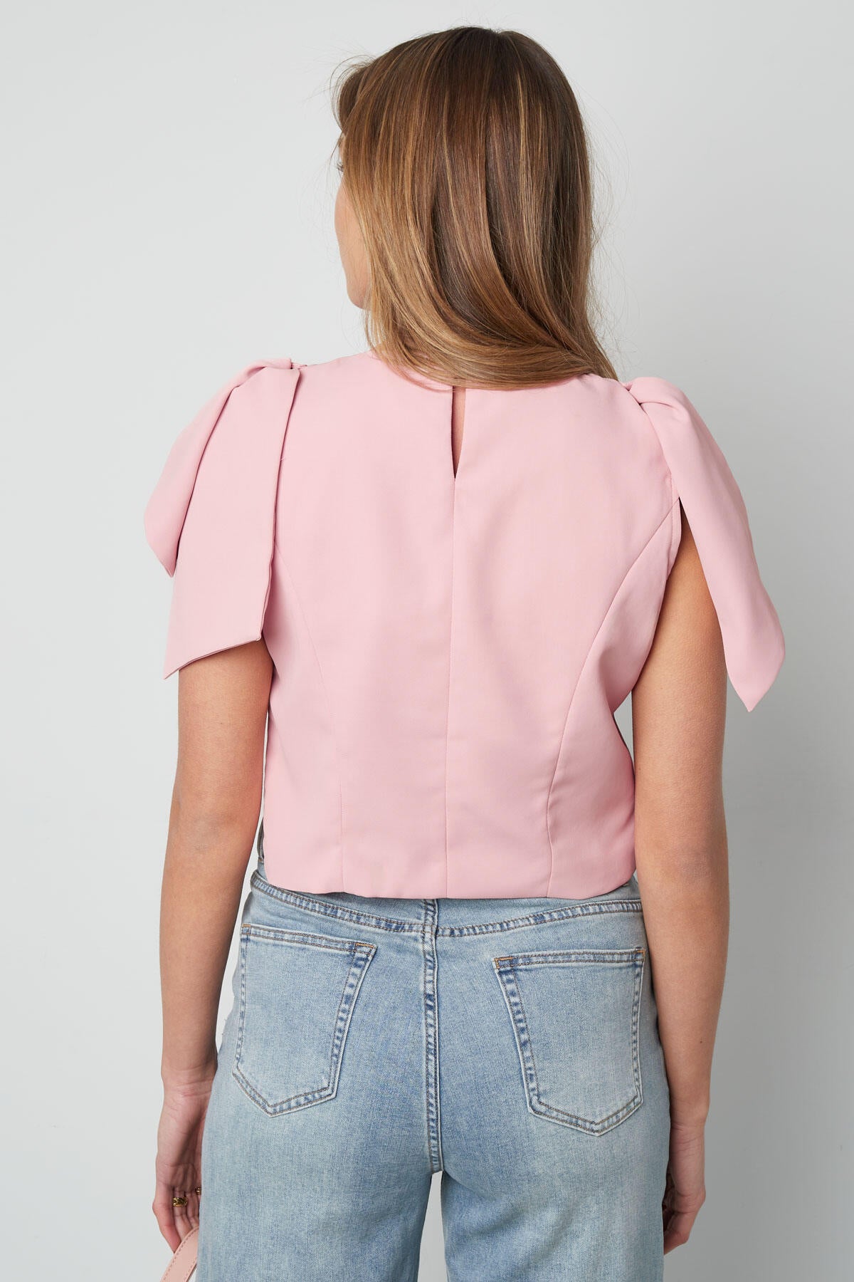 Stylish Short Sleeve Tops for Effortless Summer Looks