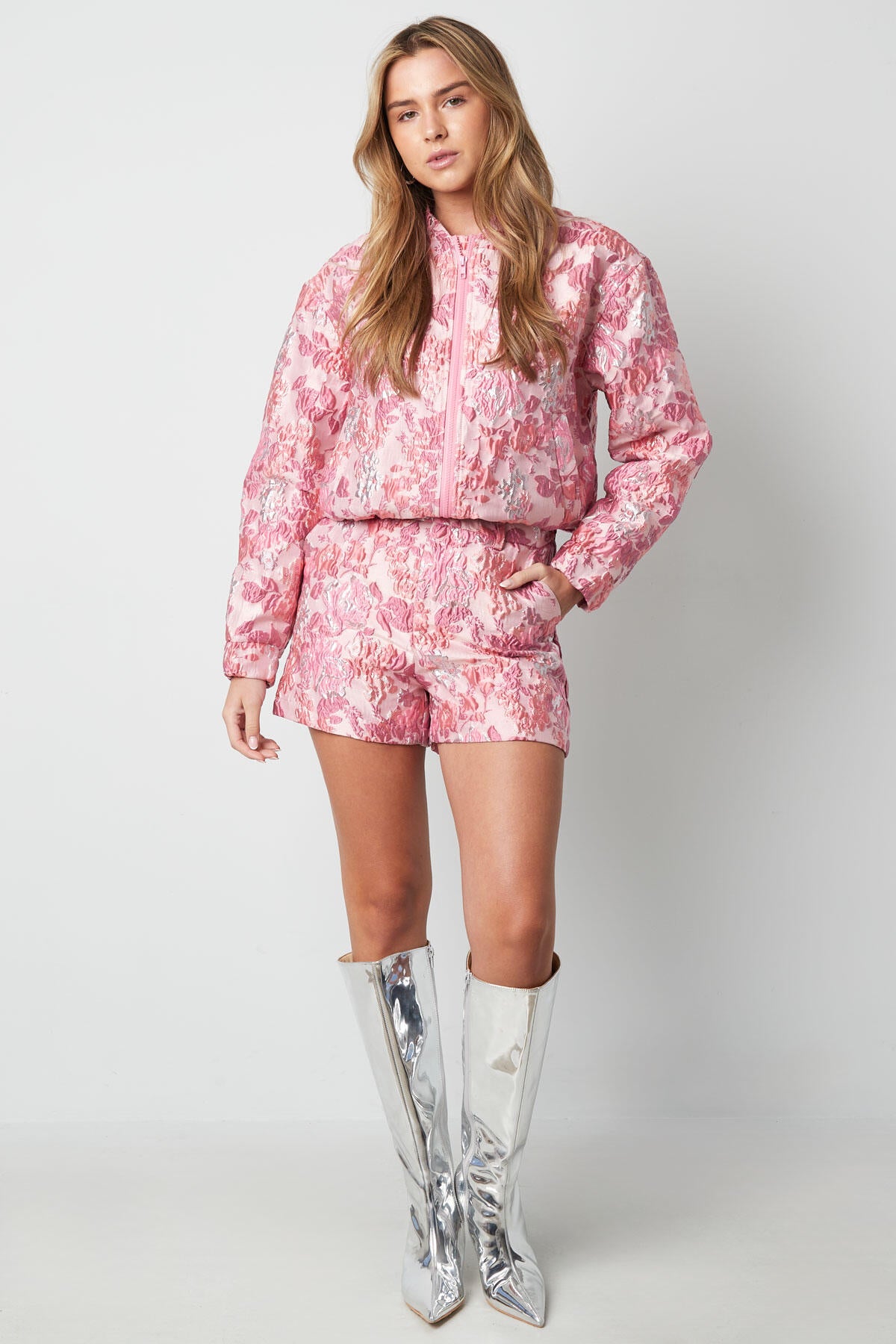 Elegant Floral Print Shorts for Spring/Summer