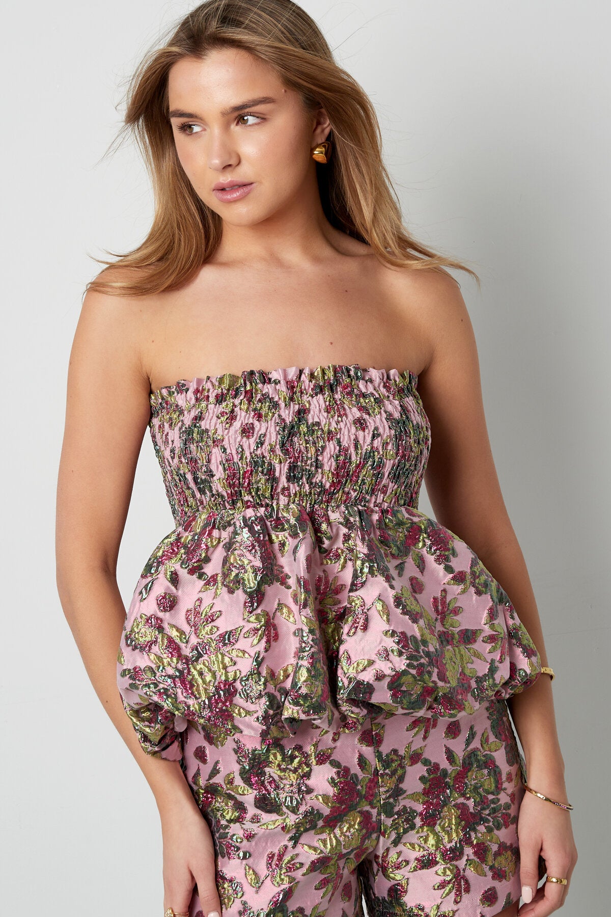 Elegant Sleeveless Top in Pink and Champagne