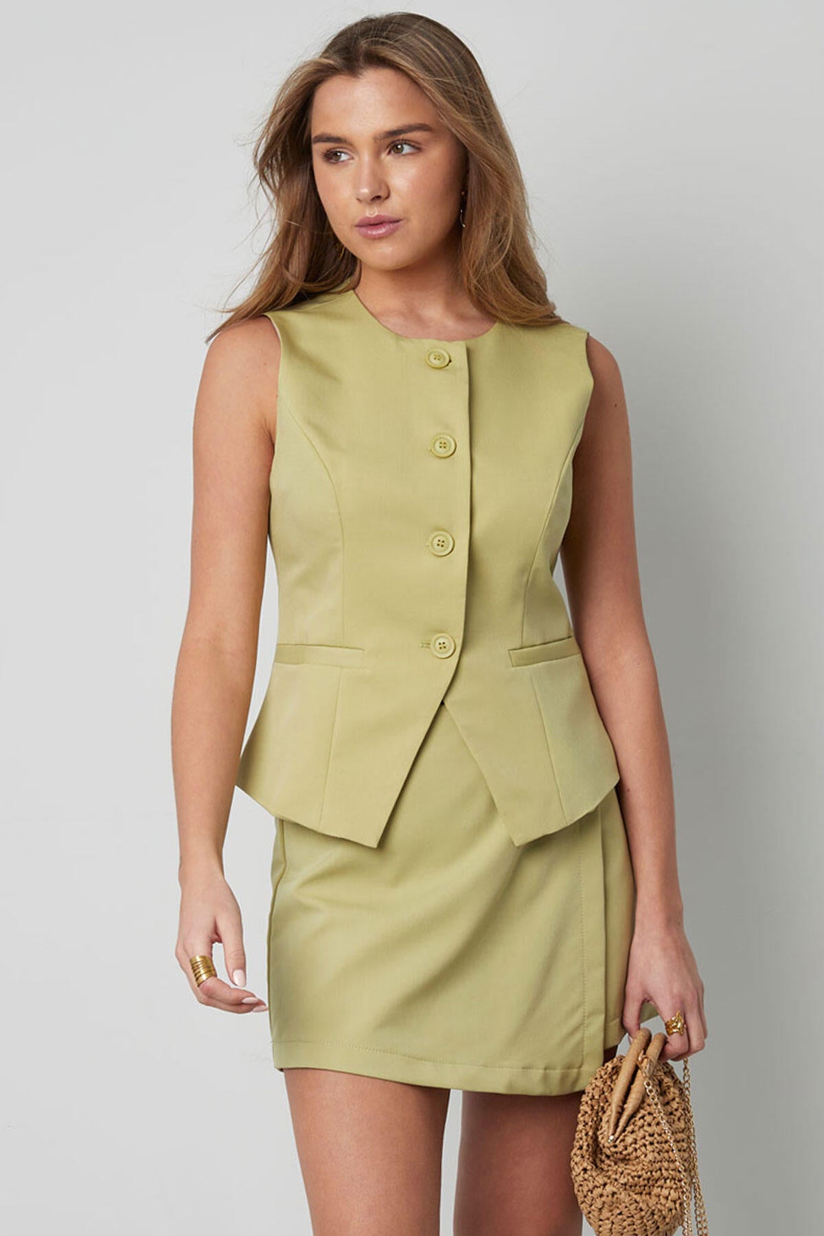 Elegant Sleeveless Top for All Occasions