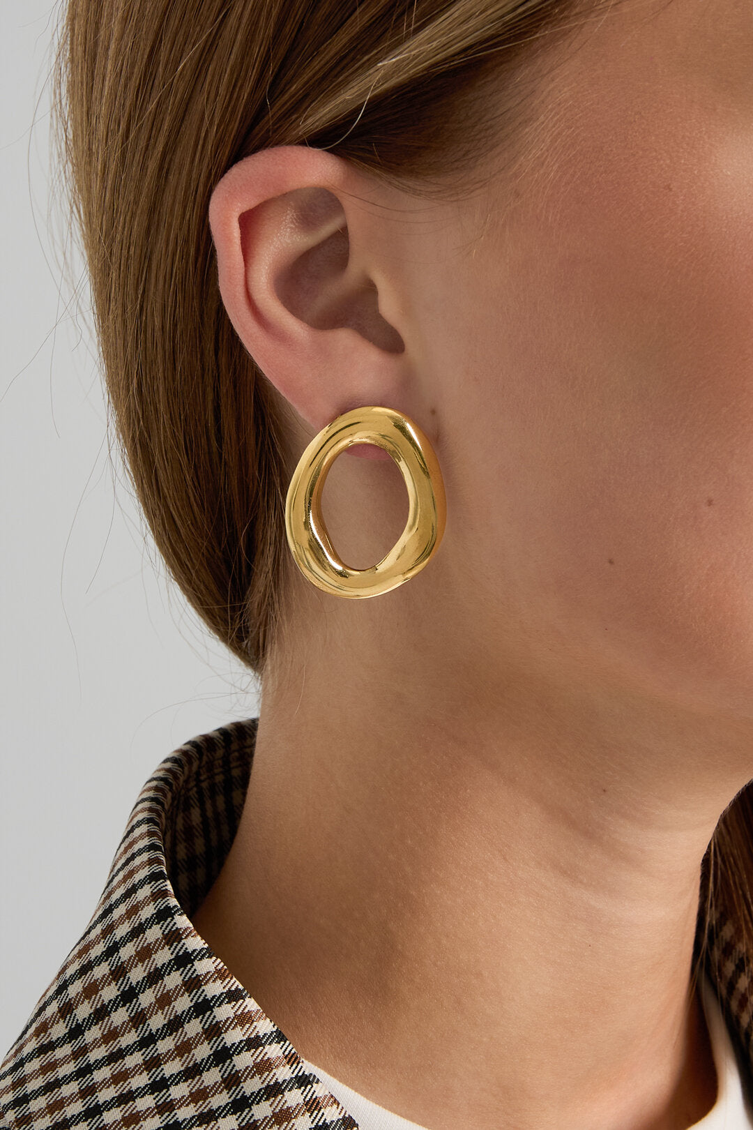 Stylish Circle Stud Earrings for Everyday Wear