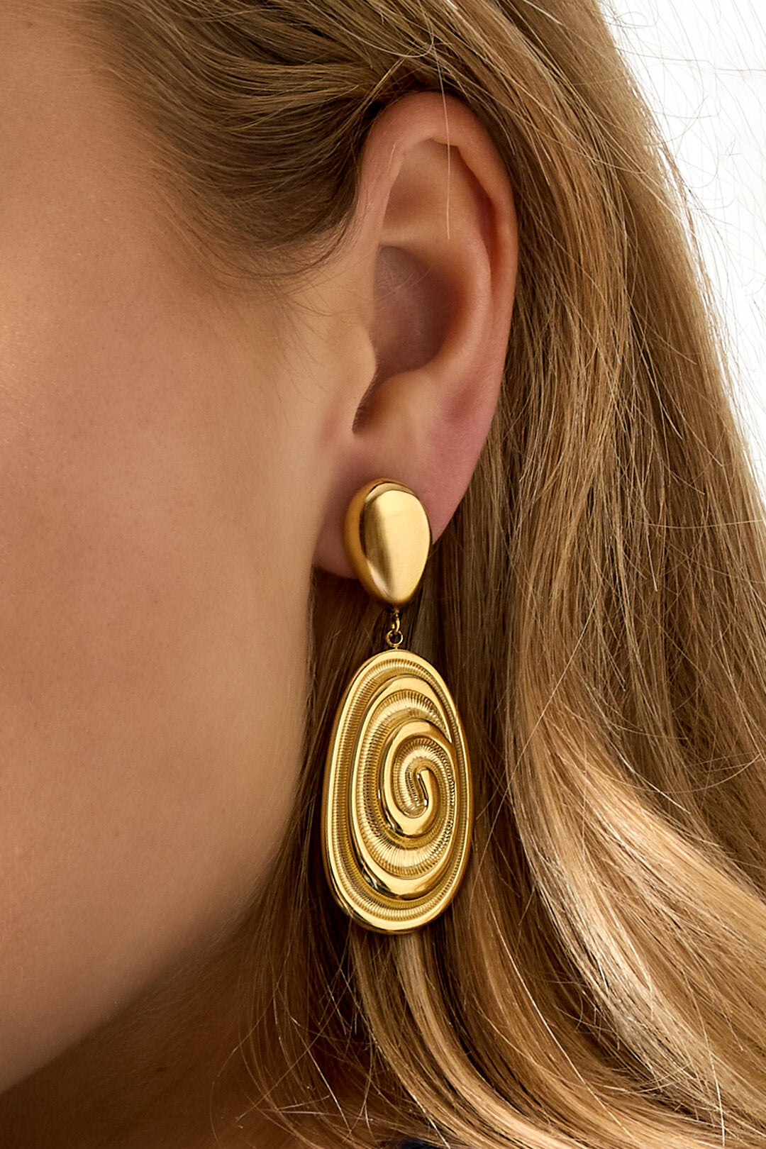 Lumé Gold Drop Earrings: Simple, Stylish, All-Fit