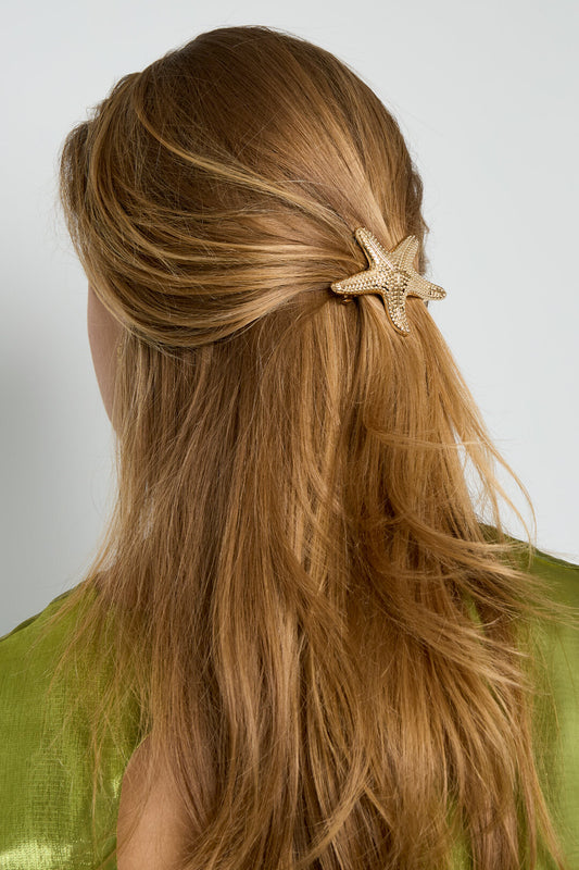 Elegant Gold Starfish Hair Clip for Summer Vibes