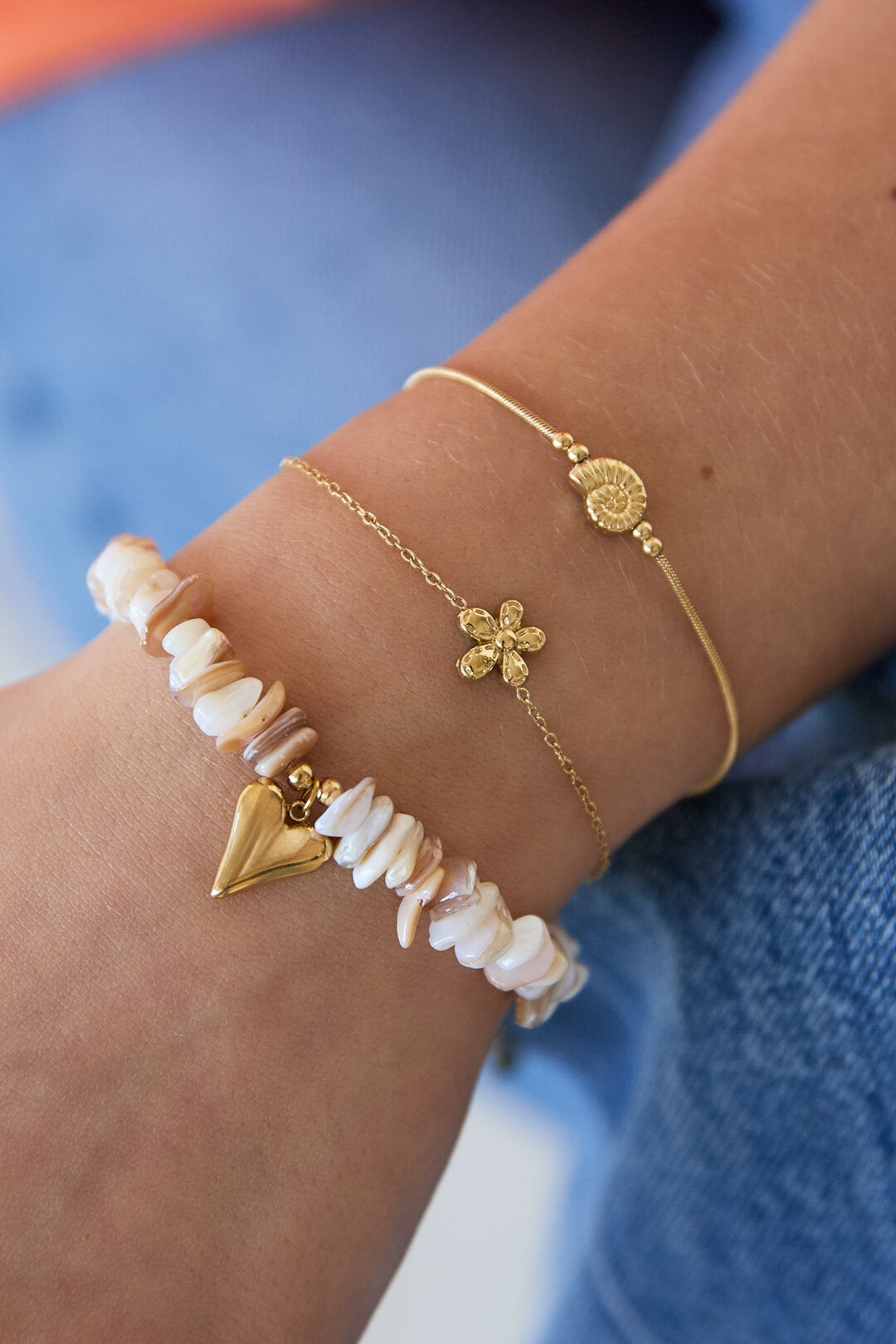 Elegant Flower Charm Bracelet for Daily Wear