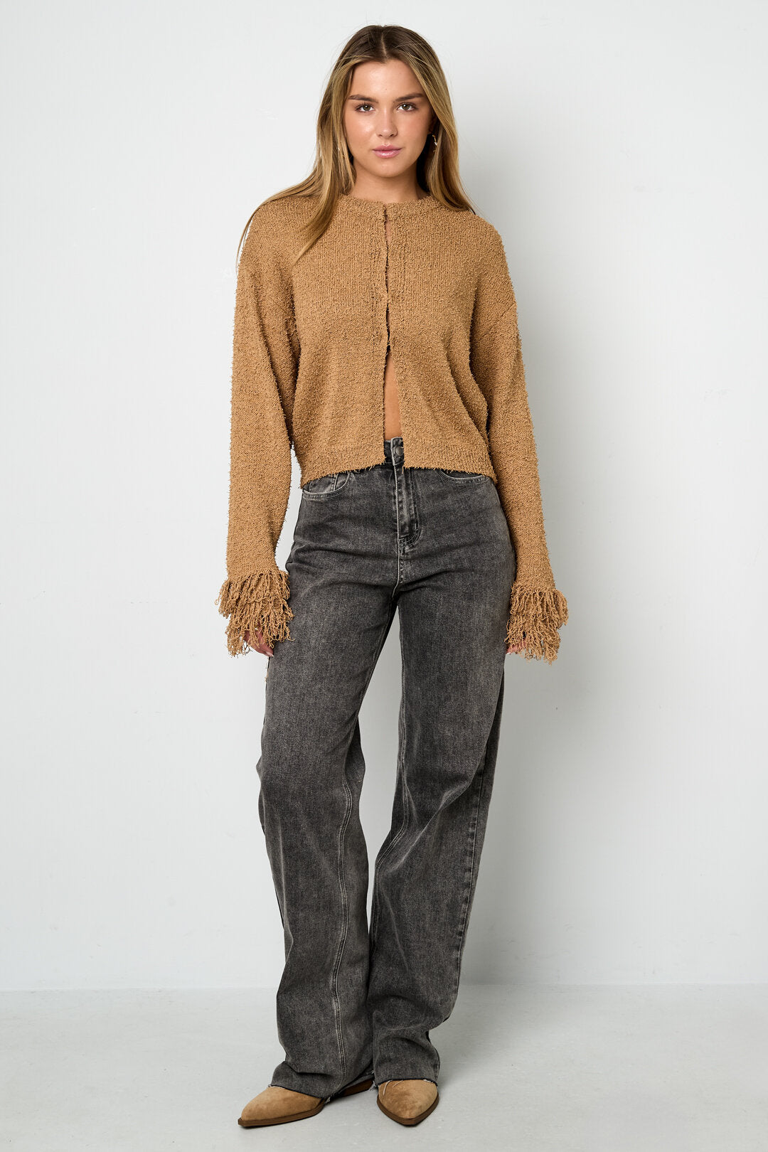 Soft Knitted Cardigan for Fall/Winter Comfort