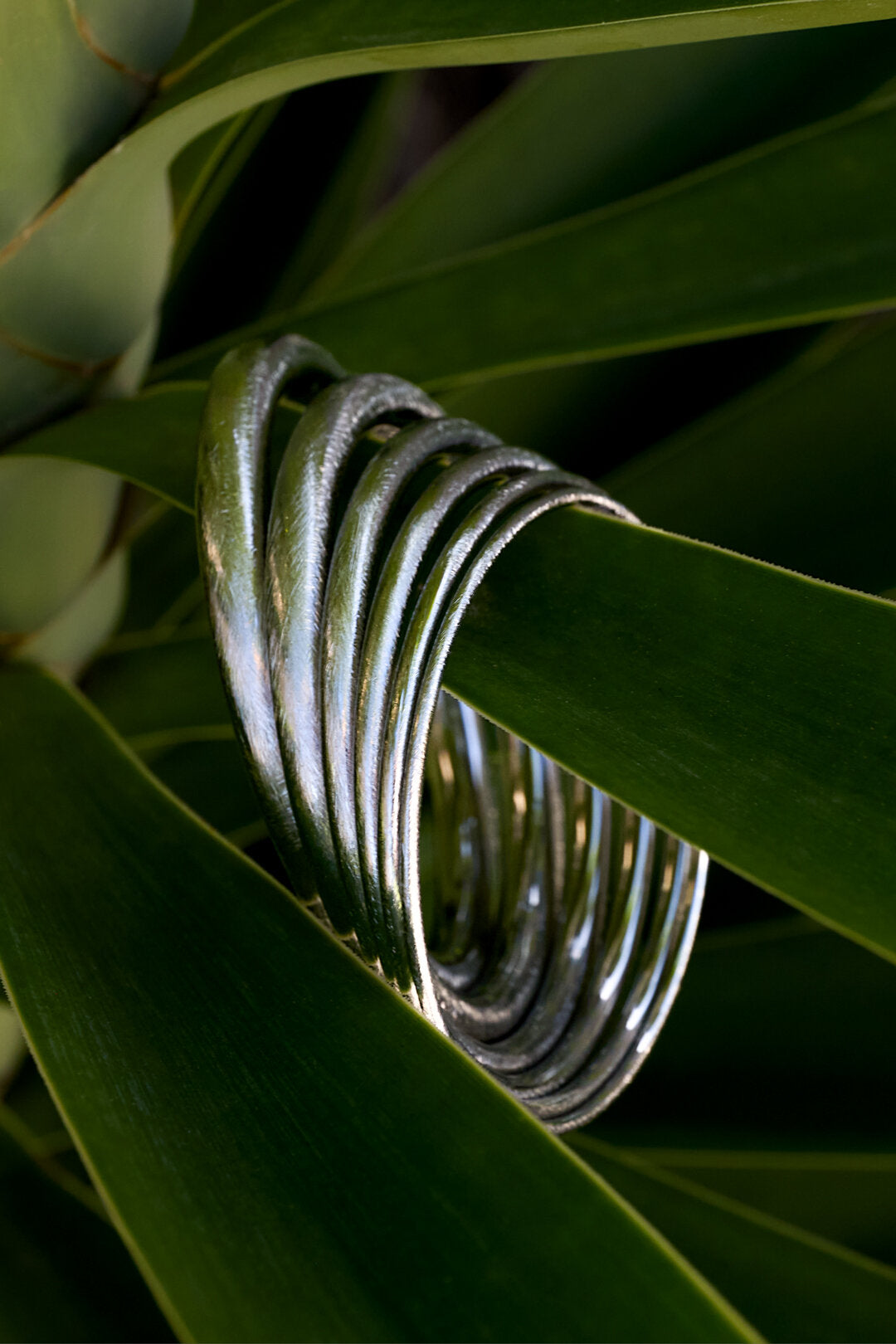 Elegant Lumé Bangle for All Occasions