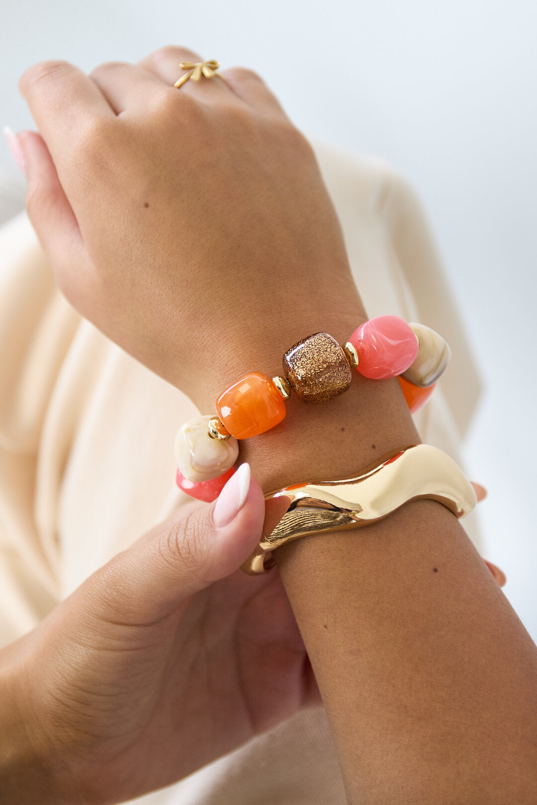 Charming Acrylic Beaded Bracelet for Spring/Summer