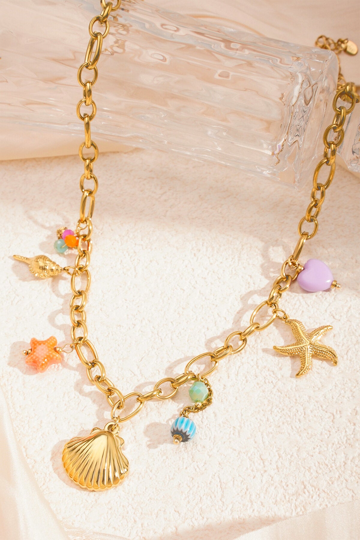 Elegant Gold-Toned Short Necklace for Spring/Summer