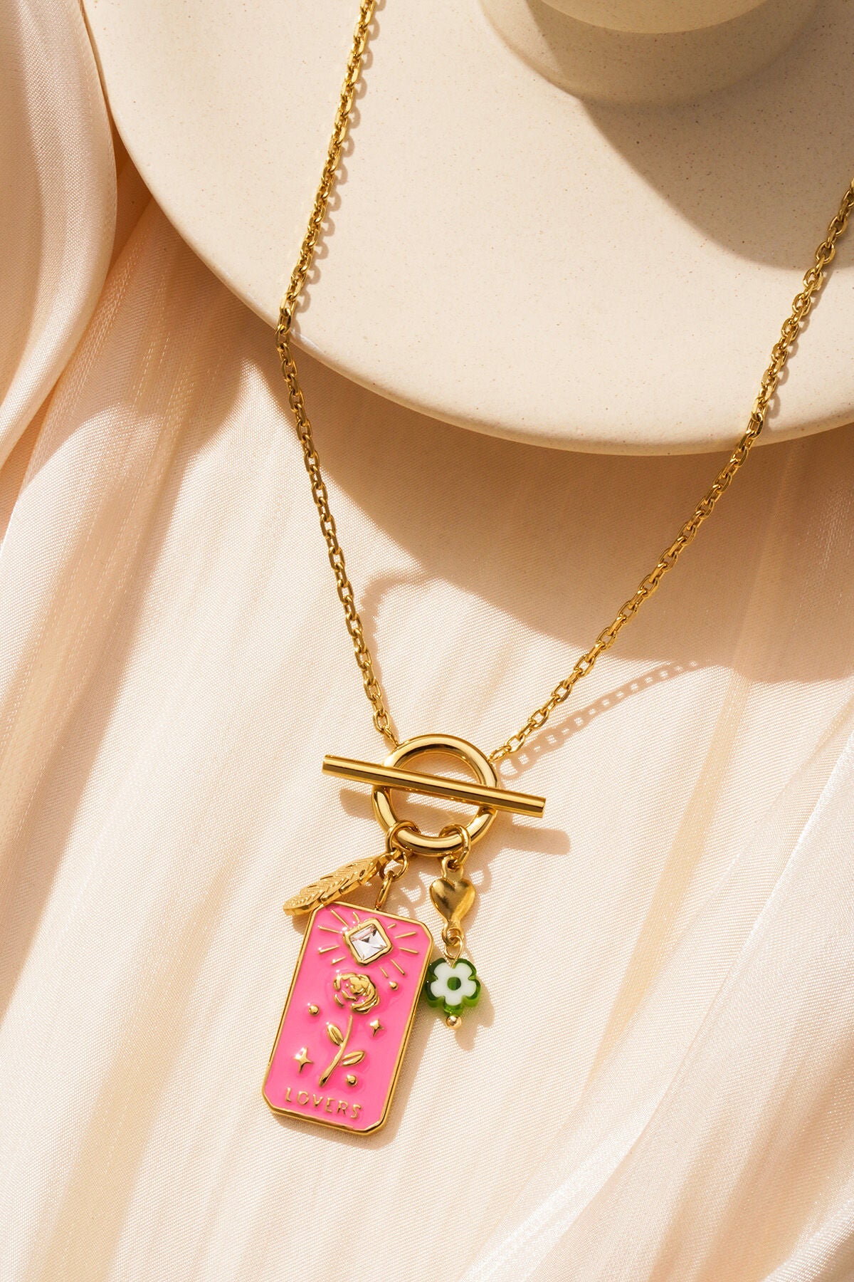 Elegant Gold Flower Pendant Necklace for Everyday Glam