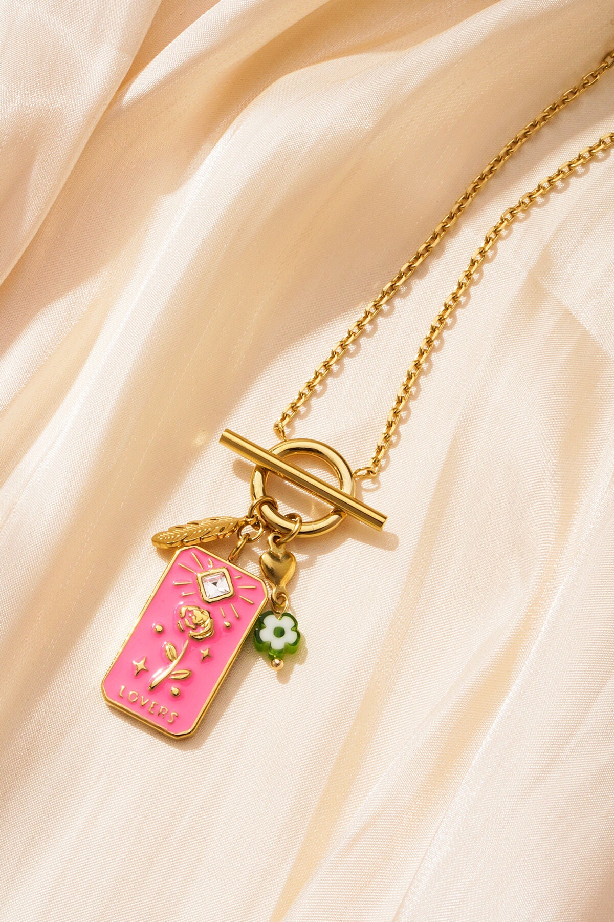 Elegant Gold Flower Pendant Necklace for Everyday Glam