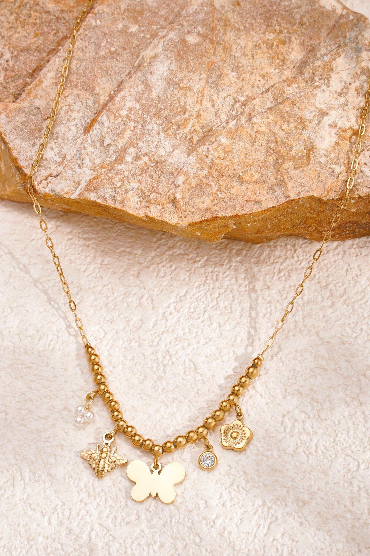 Elegant Animal Pendant Necklace for Spring/Summer