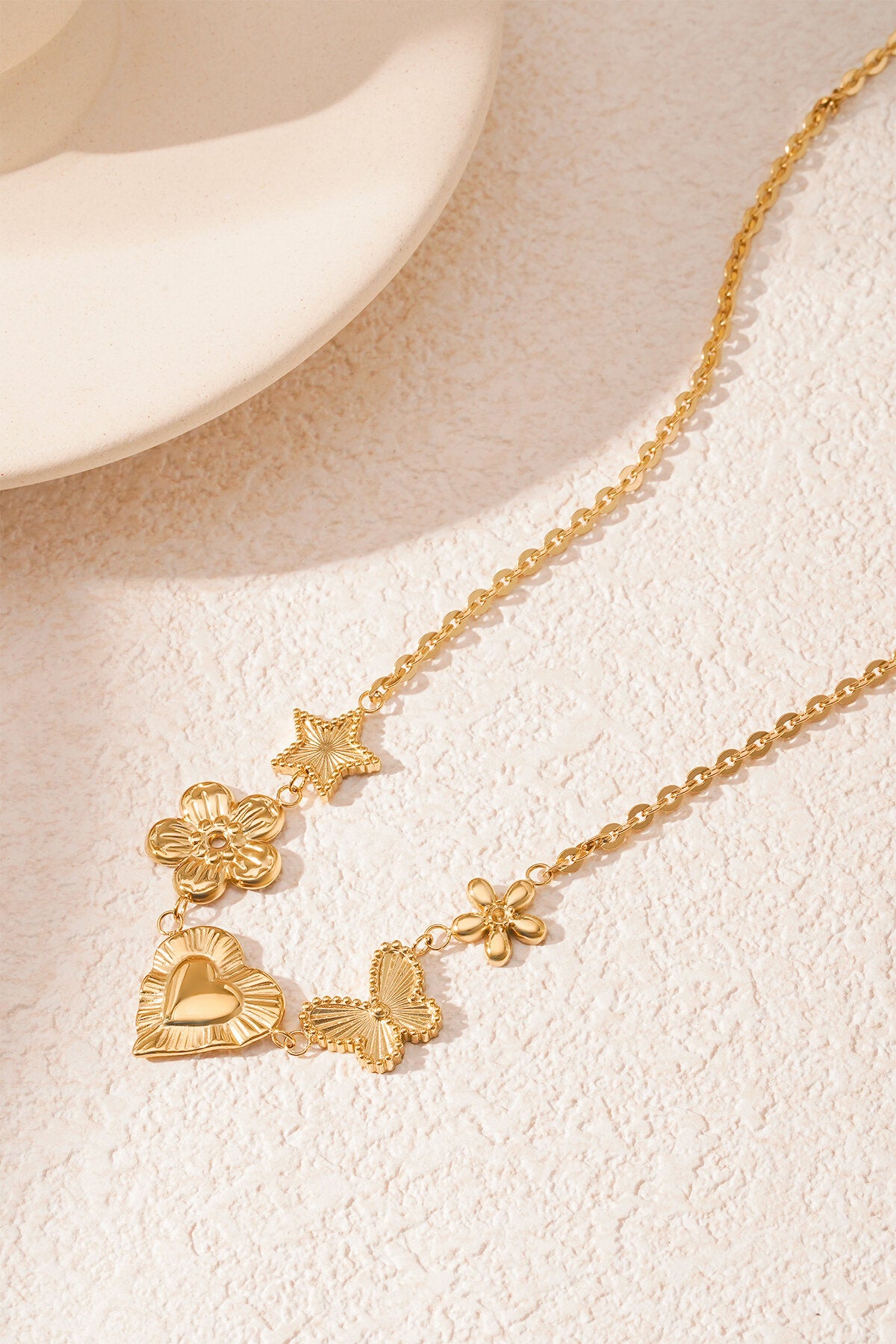 Elegant Heart Pendant Necklace for Women, Spring/Summer