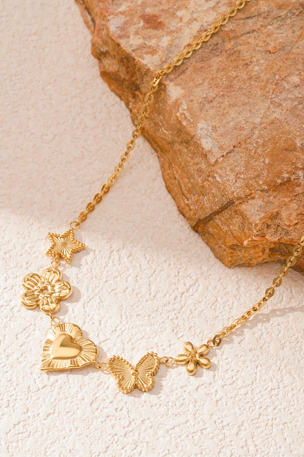 Elegant Heart Pendant Necklace for Women, Spring/Summer