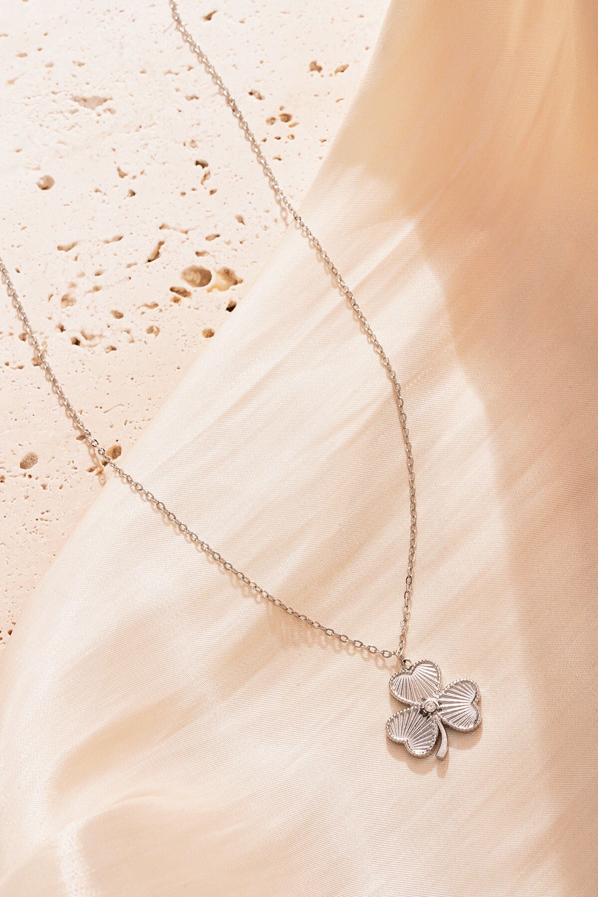 Elegant Clover Pendant Necklace for Everyday Style