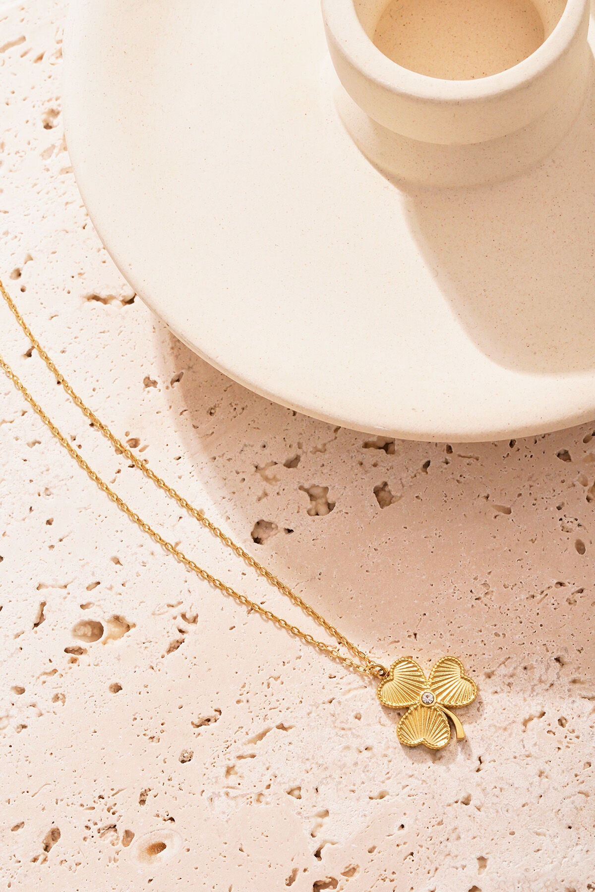 Elegant Clover Pendant Necklace for Everyday Style