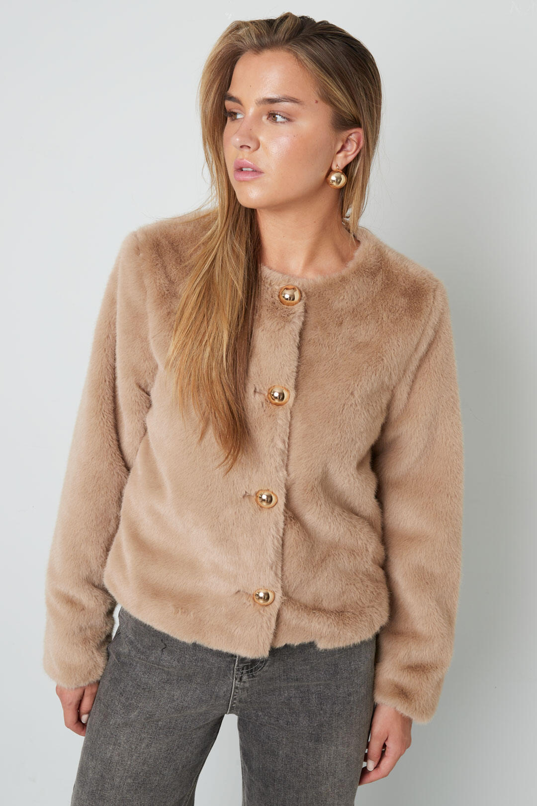 Elegant Off-White and Brown Woven Jackets for Fall/Winter