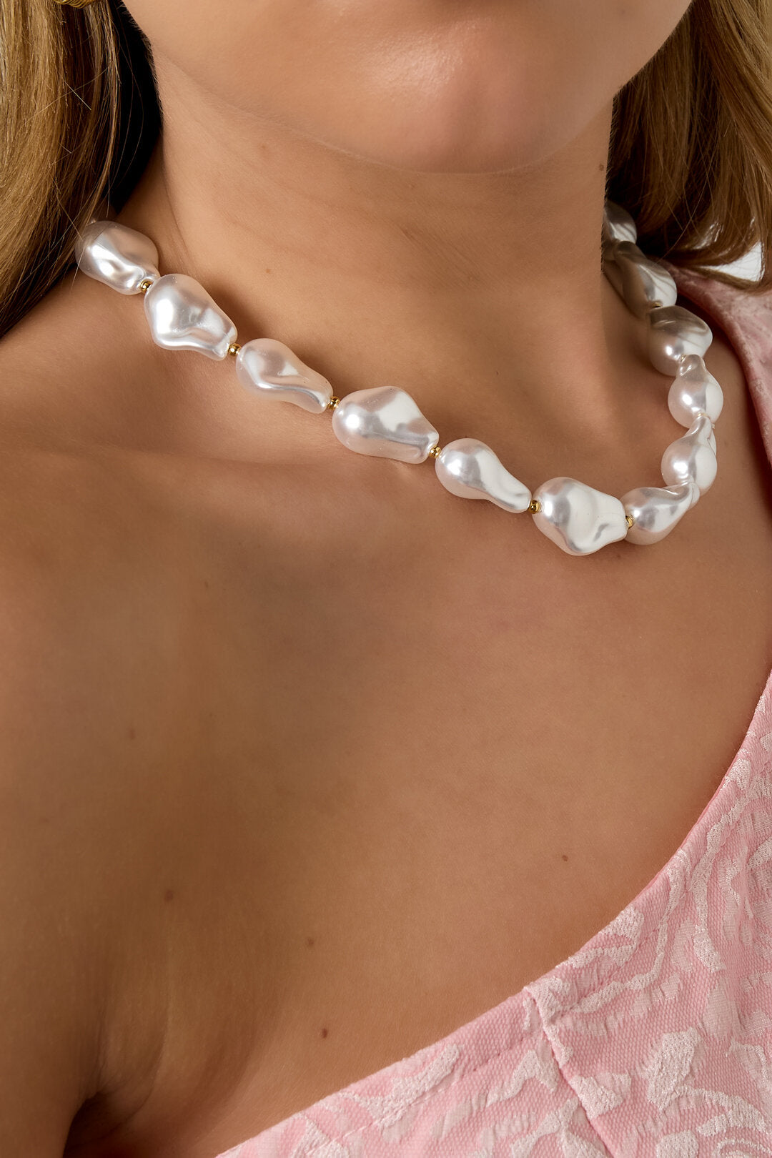 Elegant White Imitation Pearl Necklace for Women
