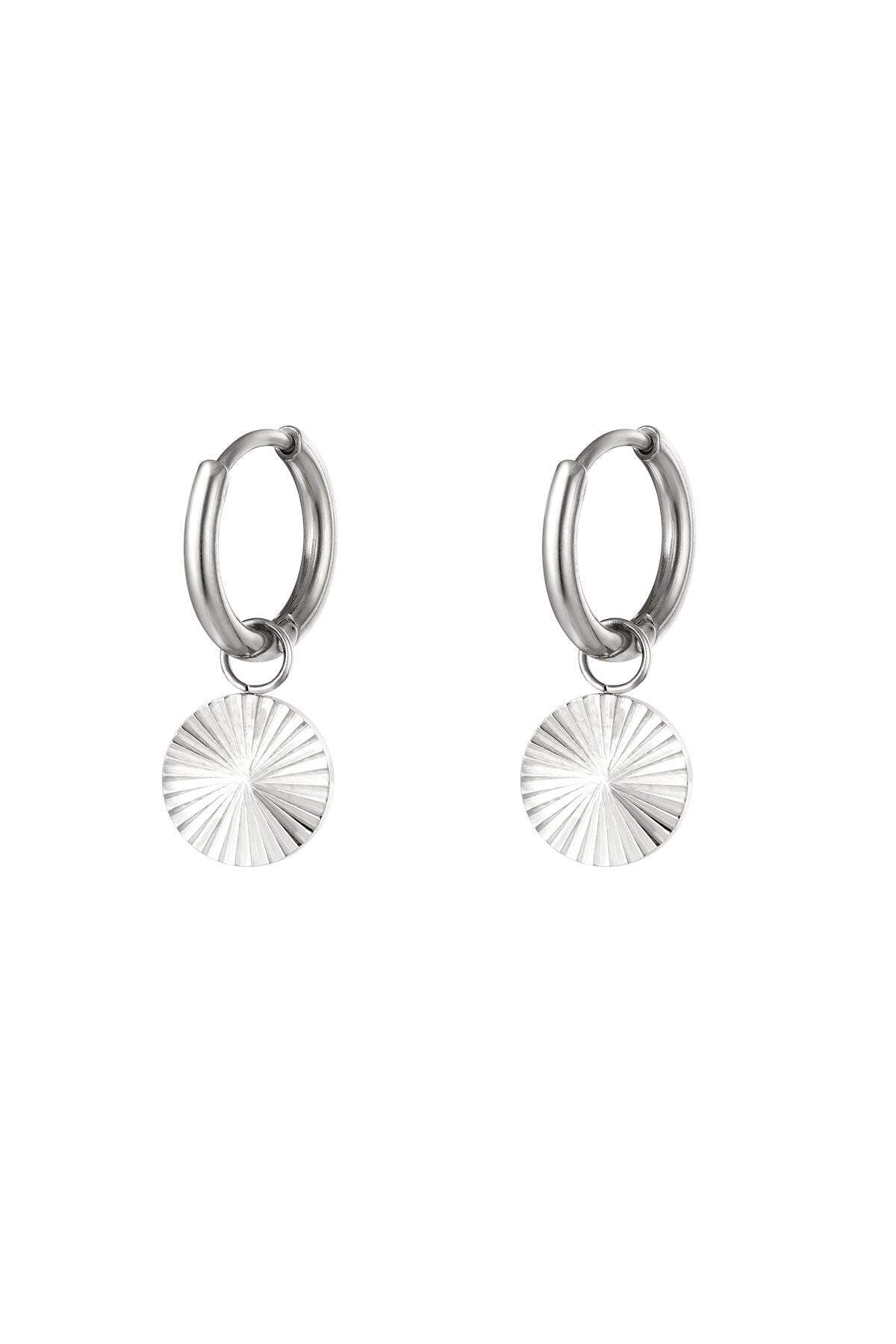 Elegant Drop Earrings in Silver and Gold
