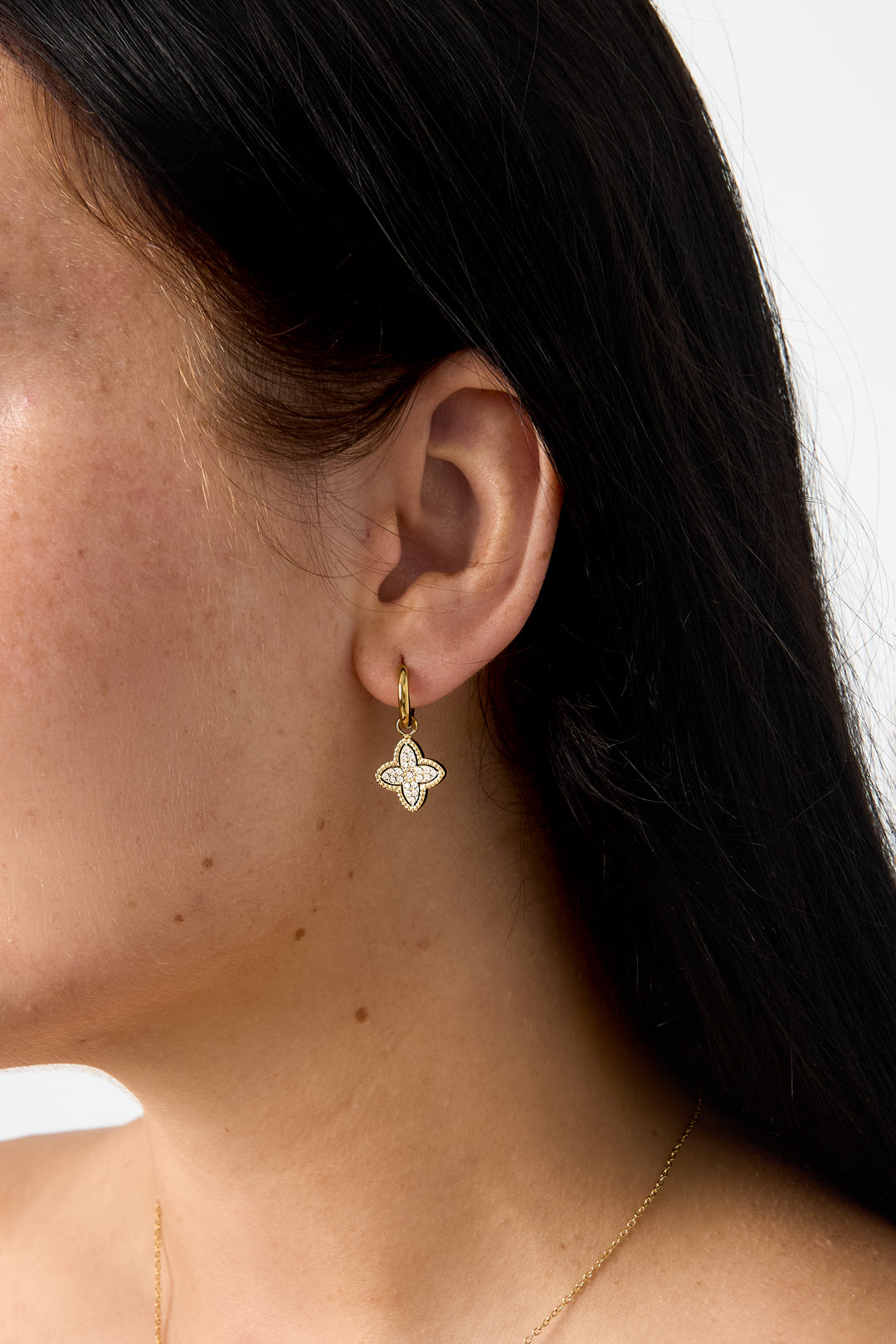 Roestvrijstalen hangende oorbellen met klavertje vier, eenvoudige dagelijkse sieraden uit de Simple-serie voor dames.