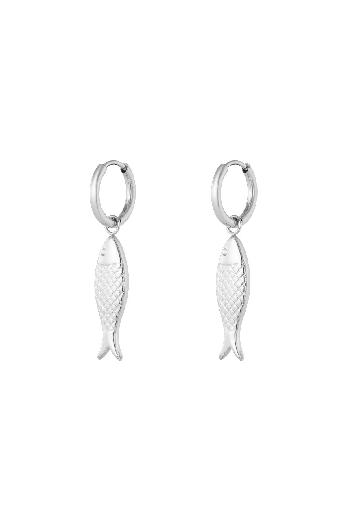 fish charm oorbellen