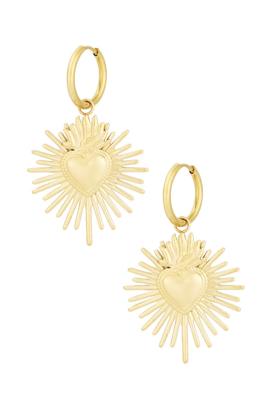 Stylish Gold Drop Earrings for Statement Looks