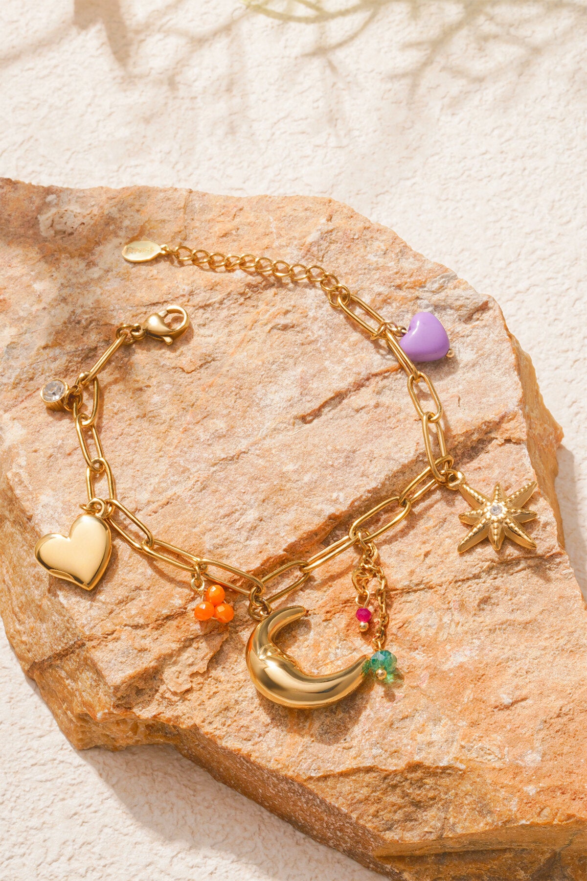 Elegant Gold Charm Bracelet for Stylish Statements