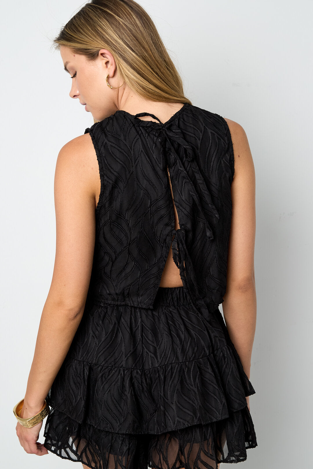 Elegant Botanical Sleeveless Top for Spring/Summer
