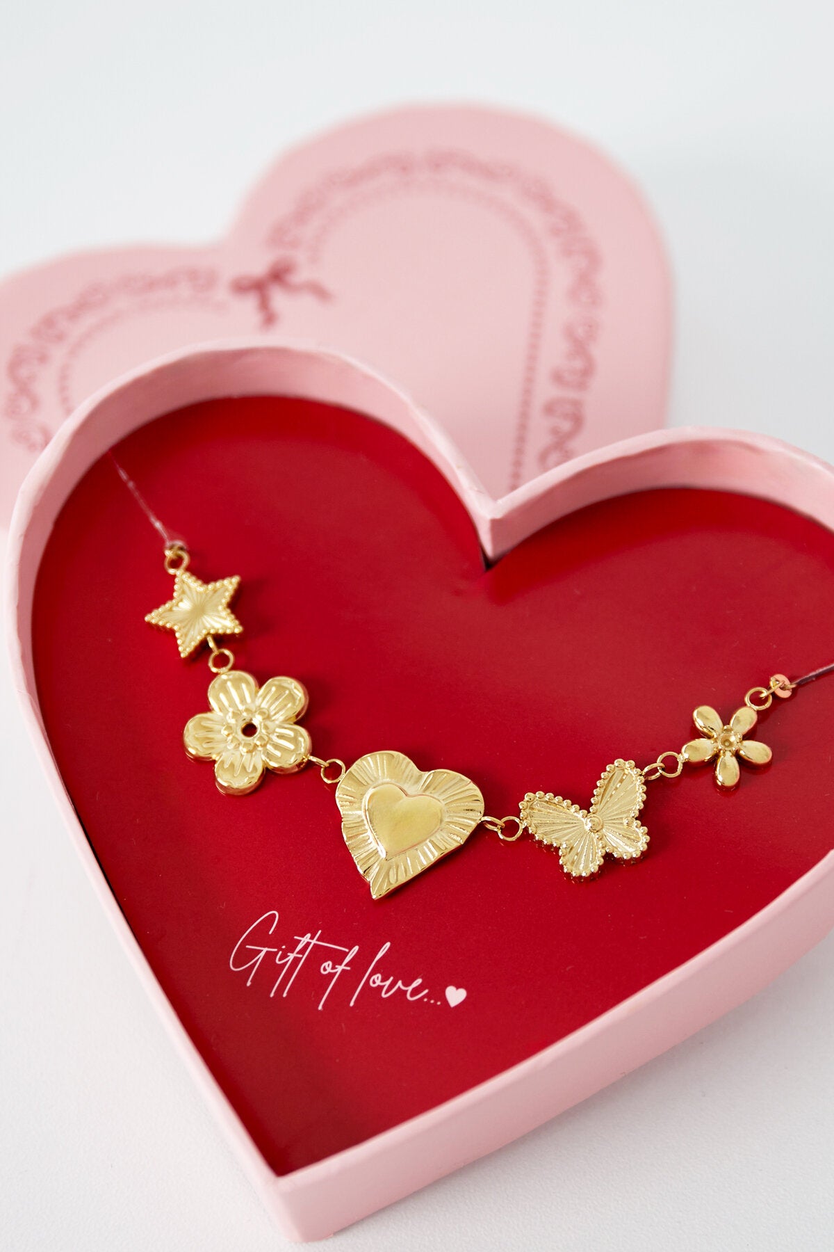 Elegant Gold Heart Pendant Necklace for Women