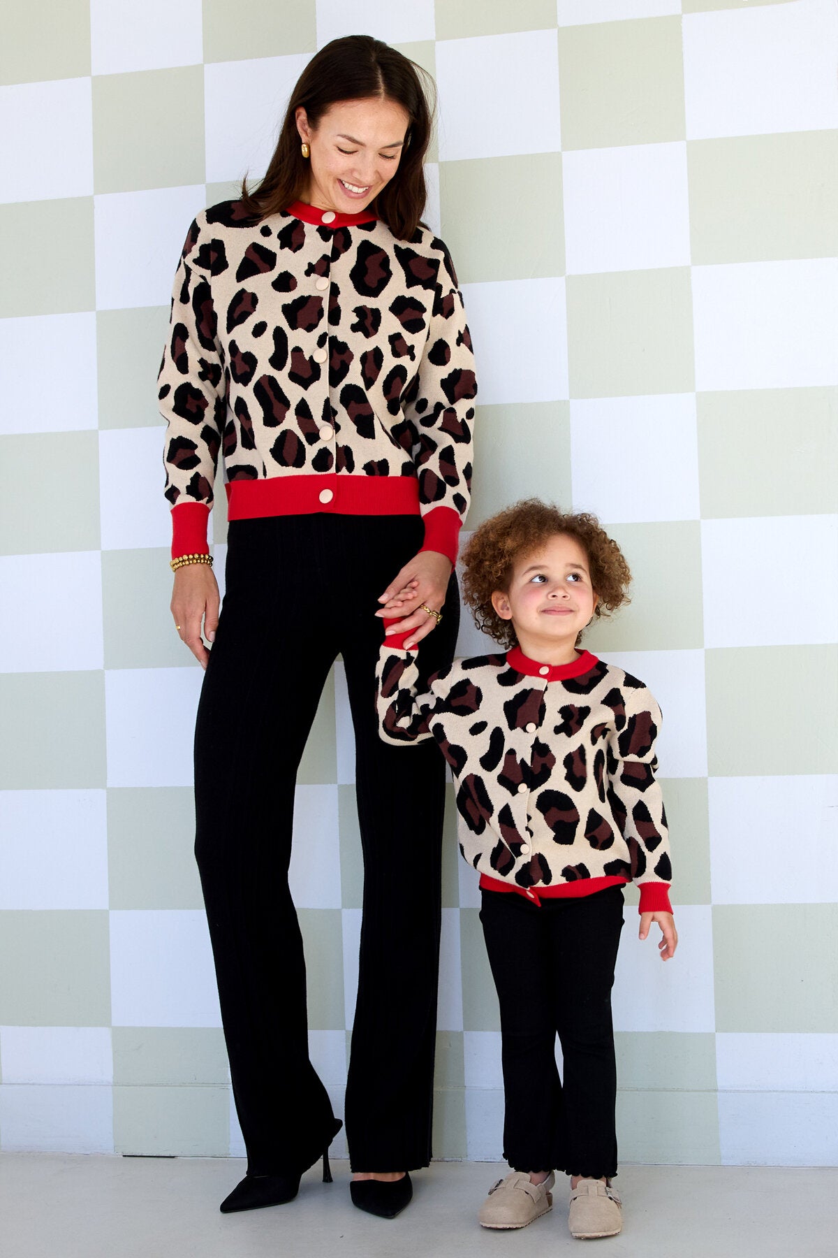 Elegant Viscose Knit Cardigan in Black & Camel