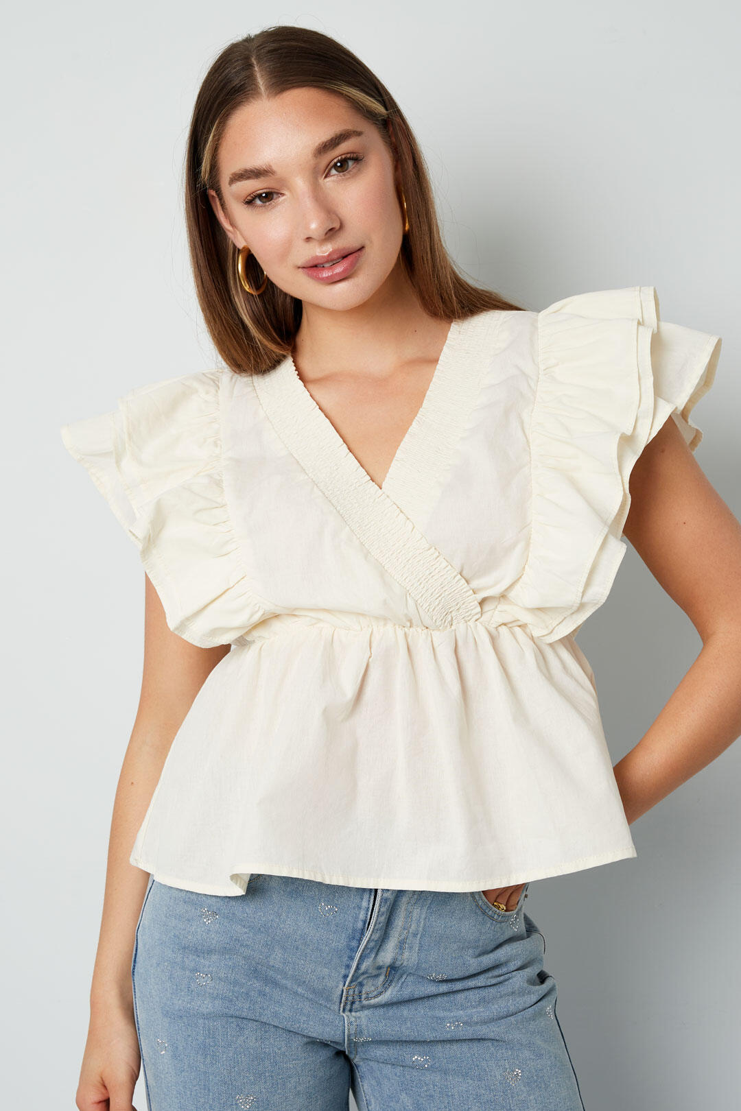 Elegant Ruffle Edge Sleeveless Top for Spring/Summer