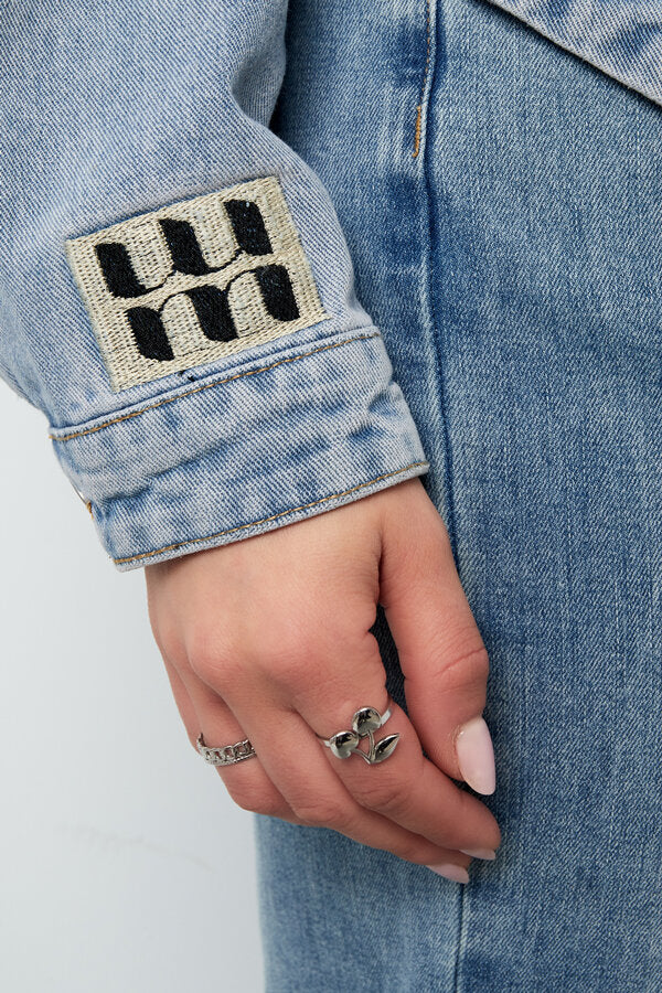 Stylish All-Fit Denim Jacket in Blue and Light Blue