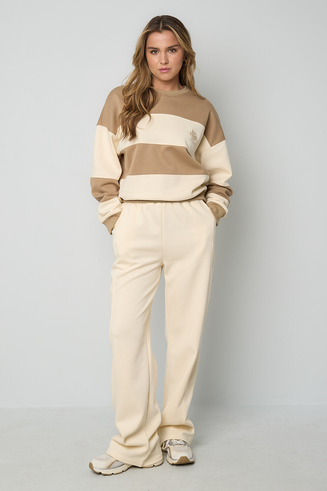 All-Season Knitted Long Sleeve Top - Comfort Meets Style