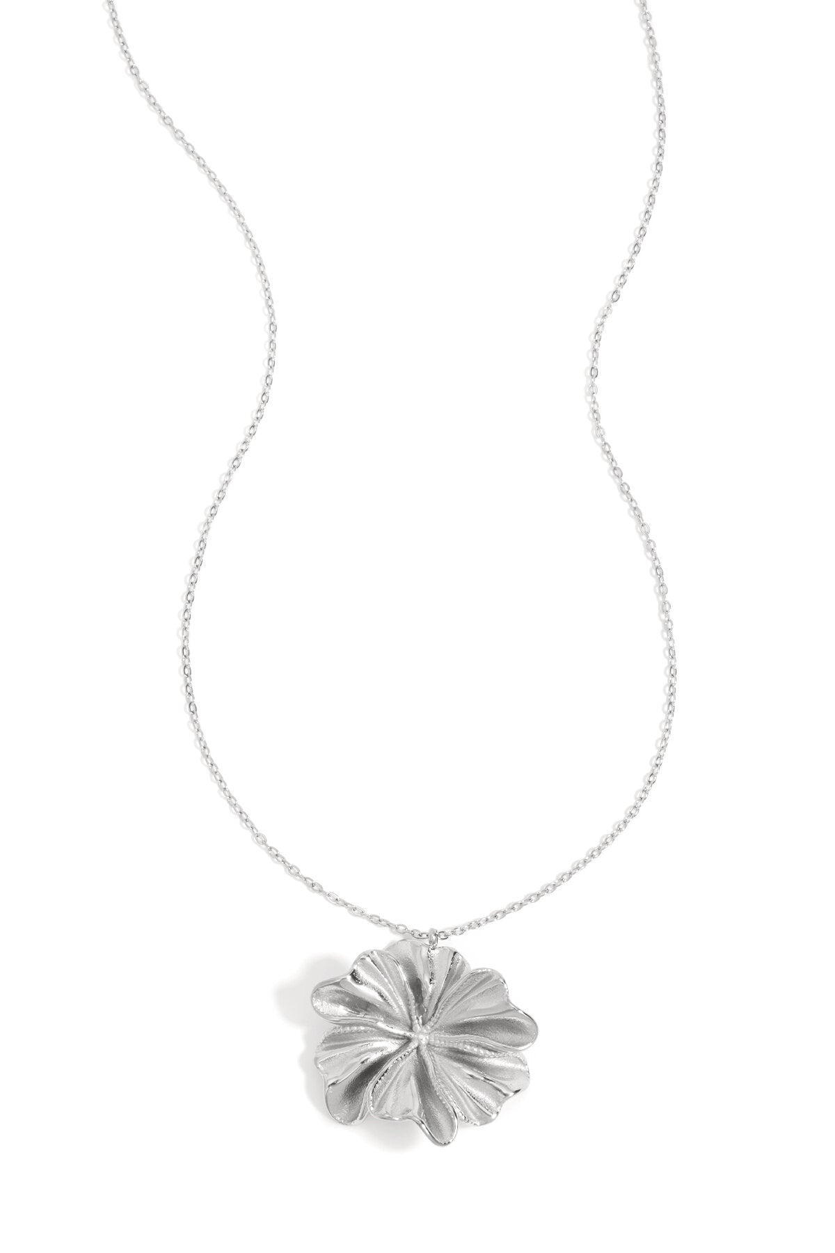 Elegant Flower Pendant Necklace for Daily Wear