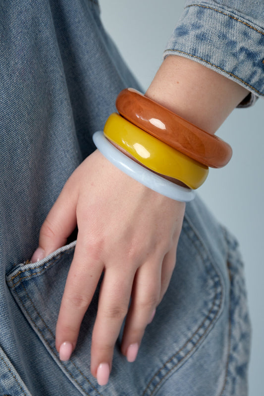 Stylish Resin Bangle for Spring/Summer