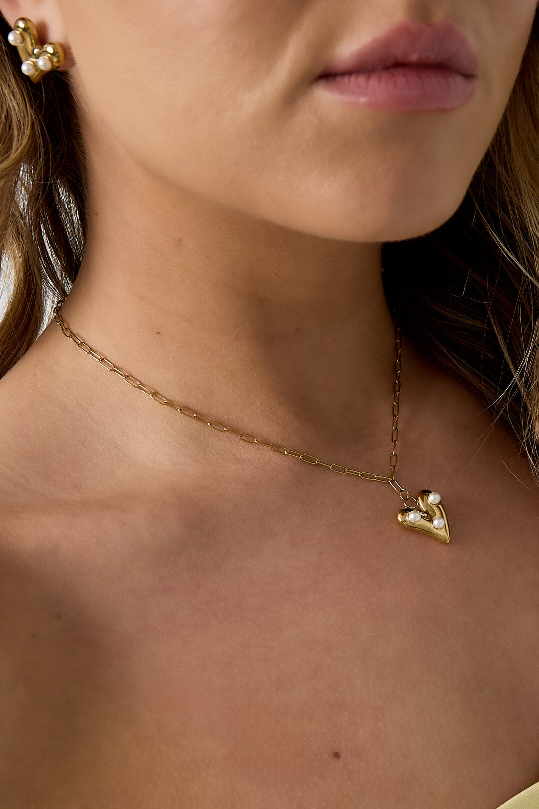 Elegant Gold Heart Pendant Necklace for Women