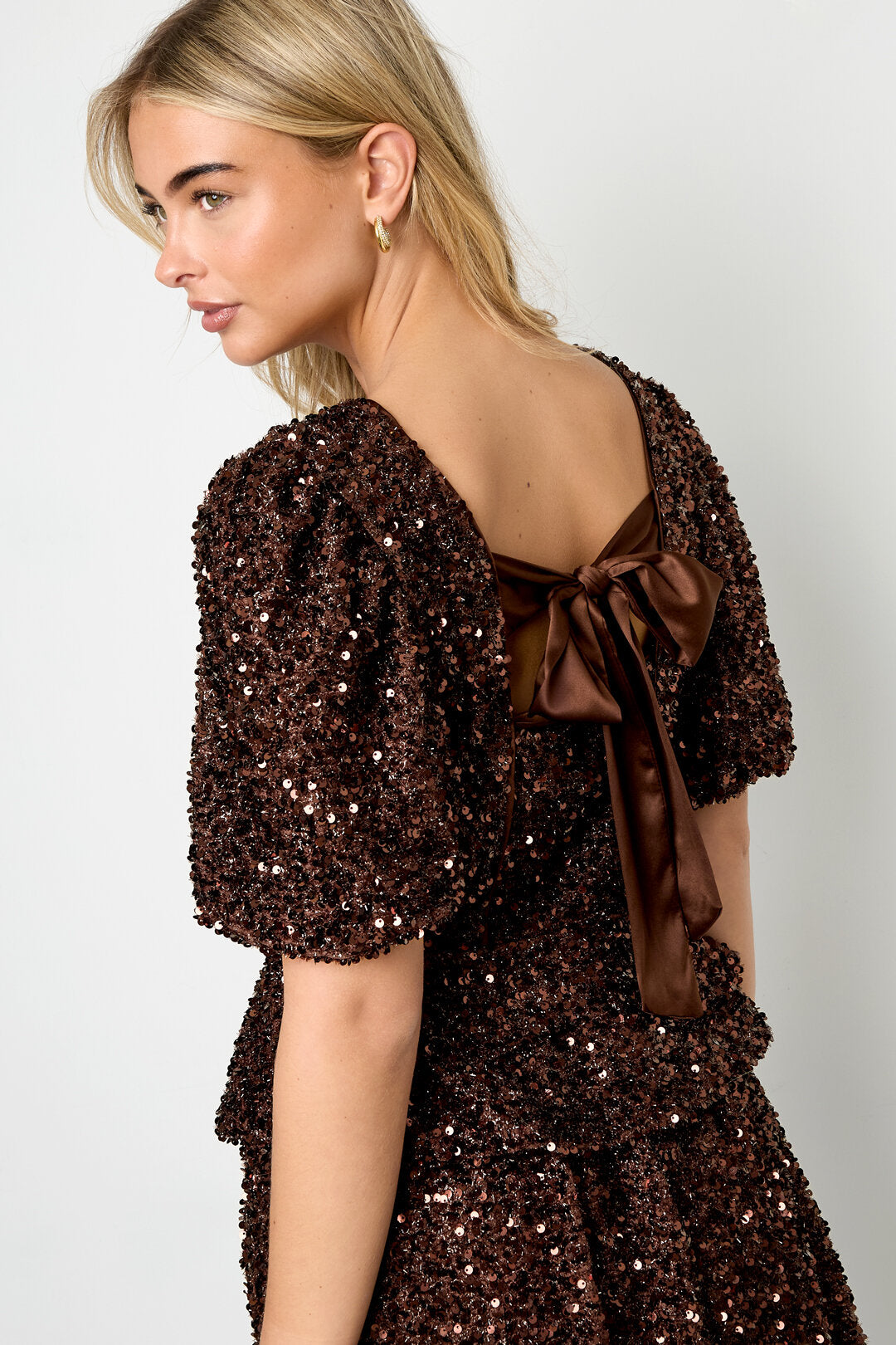 Elegant Sequined Short Sleeve Top for Fall/Winter