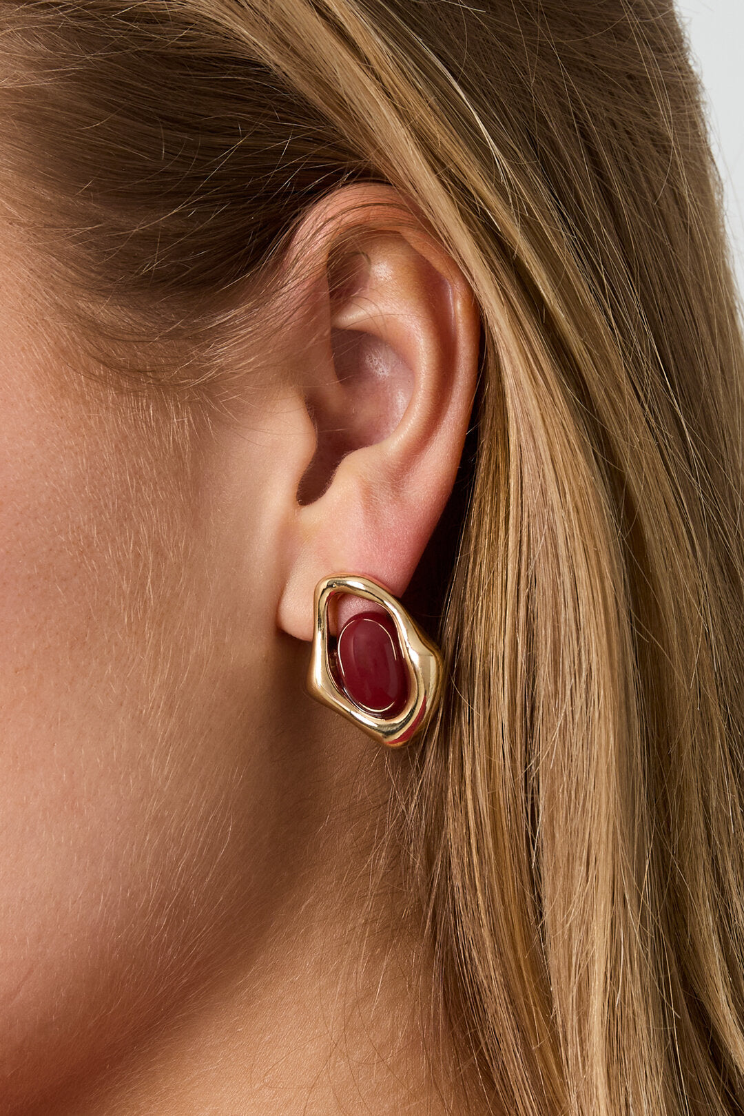 Elegant Gold Retro Stud Earrings for Women