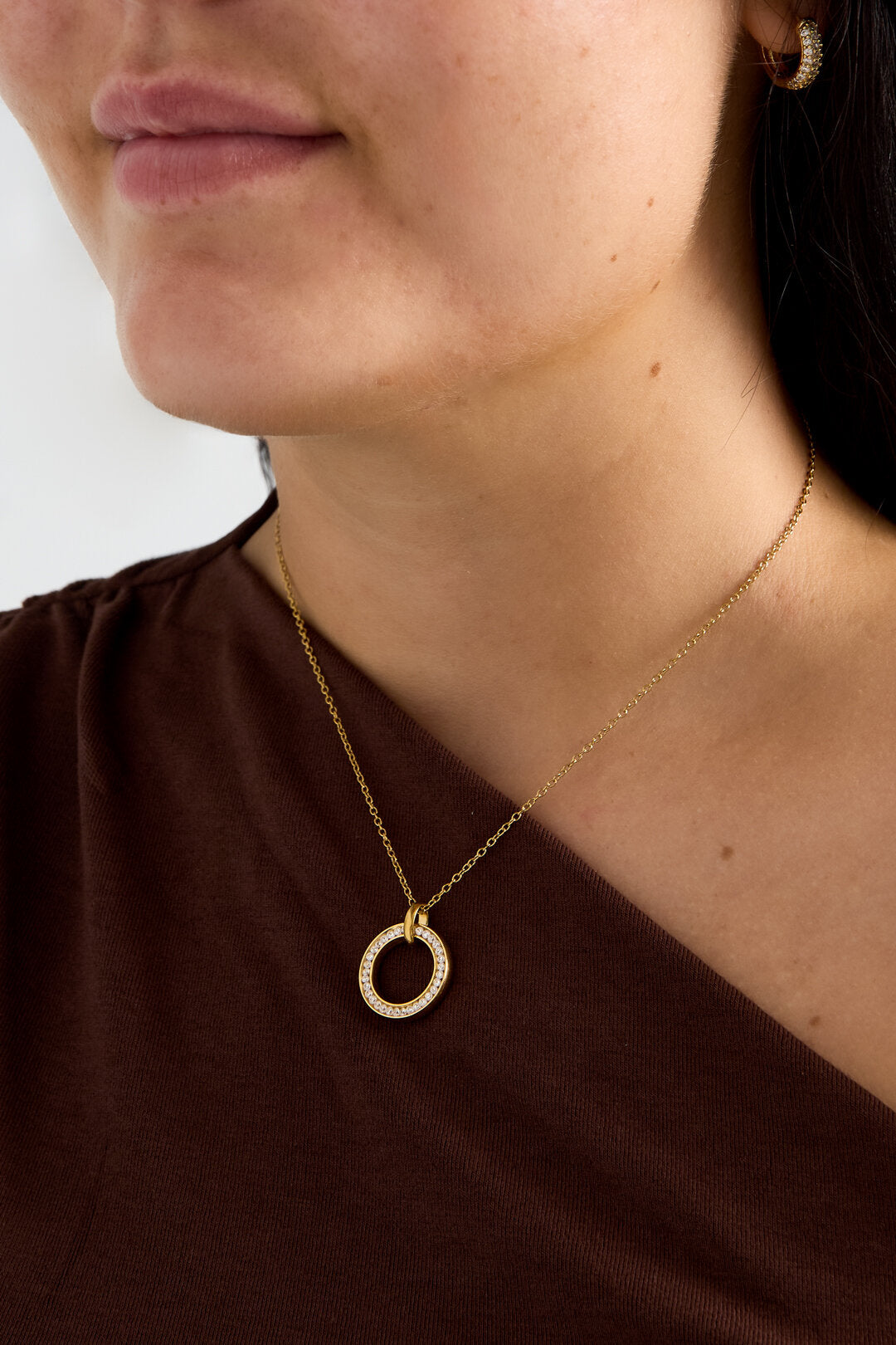 Elegant Circle Pendant Necklace in Silver & Gold