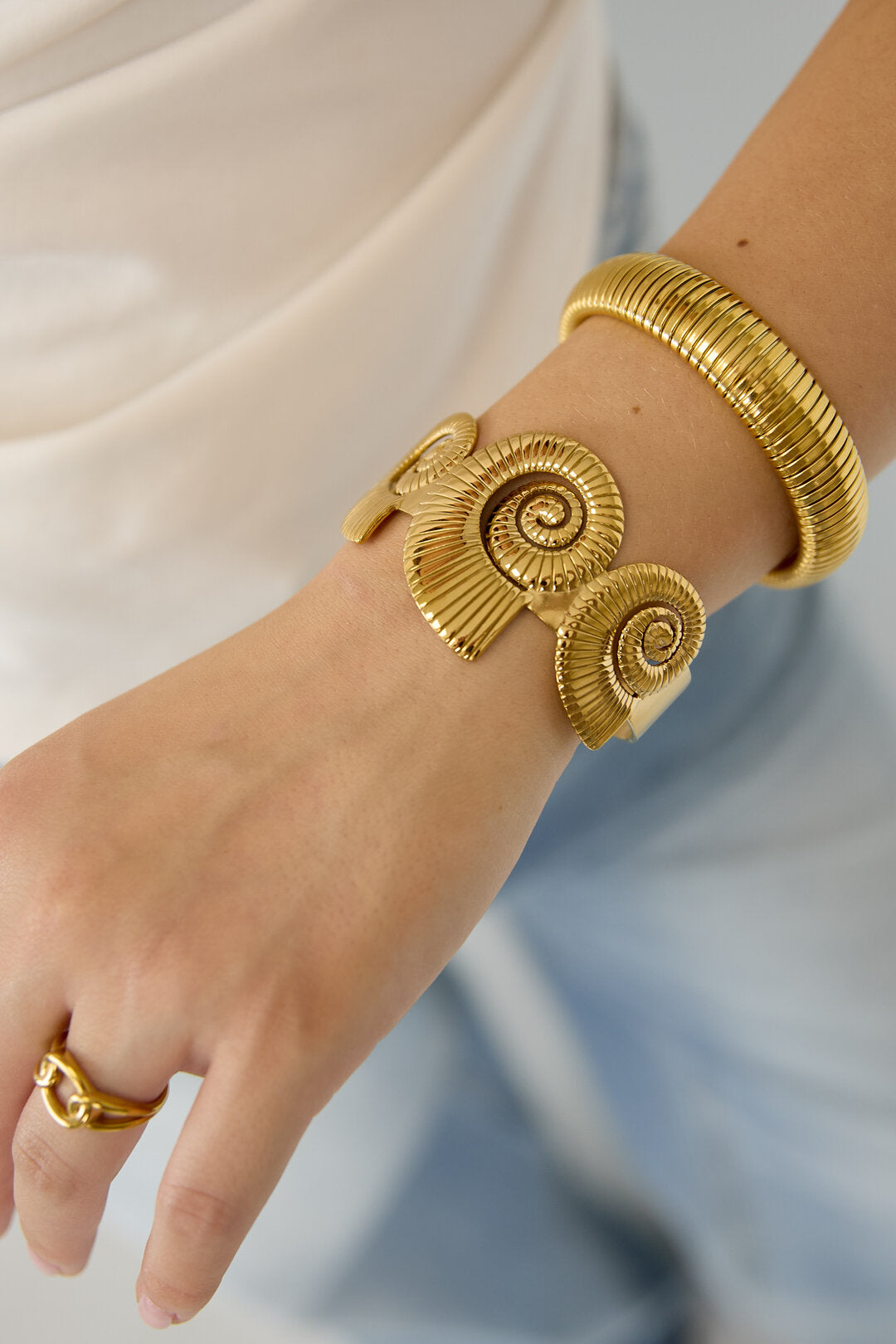 Elegant Gold Cuff Bracelet for Women - Simple Yet Stylish