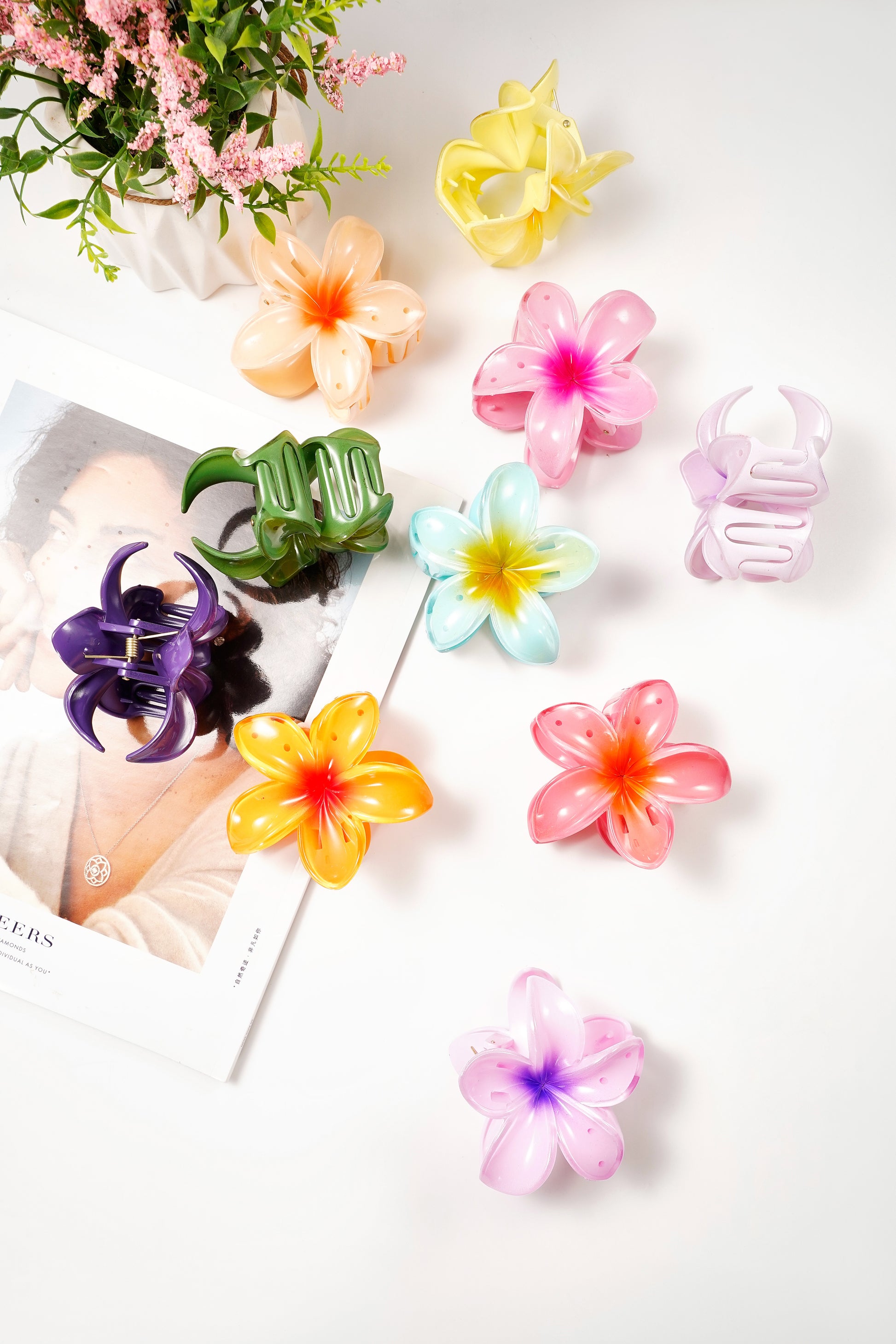 Charming Plastic Flower Hair Clips for Women
