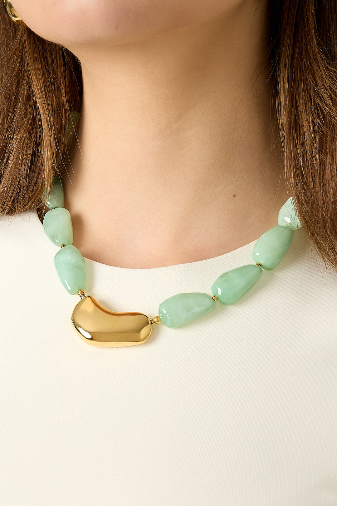 Chic Acrylic Beaded Necklace for Spring/Summer