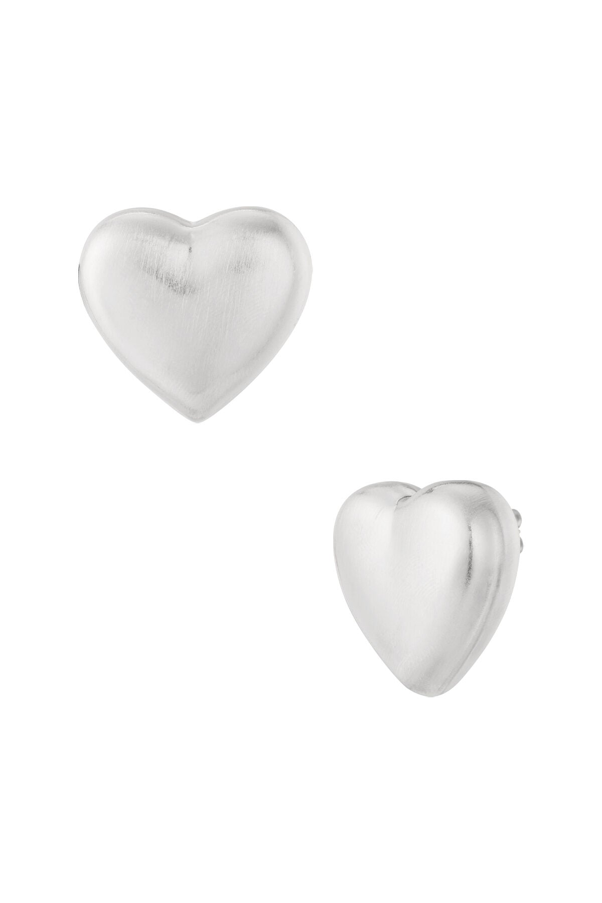 Elegant Heart-Shaped Stud Earrings for Everyday Wear