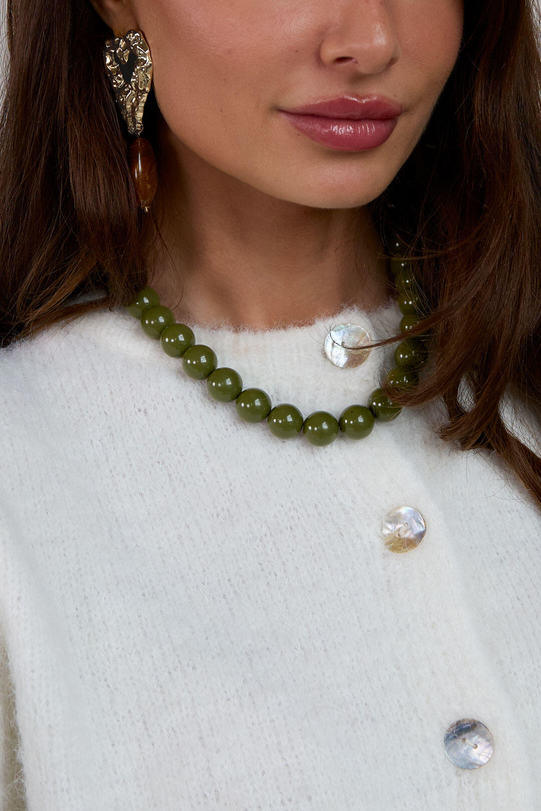 Stylish Resin Beaded Necklace for All Occasions