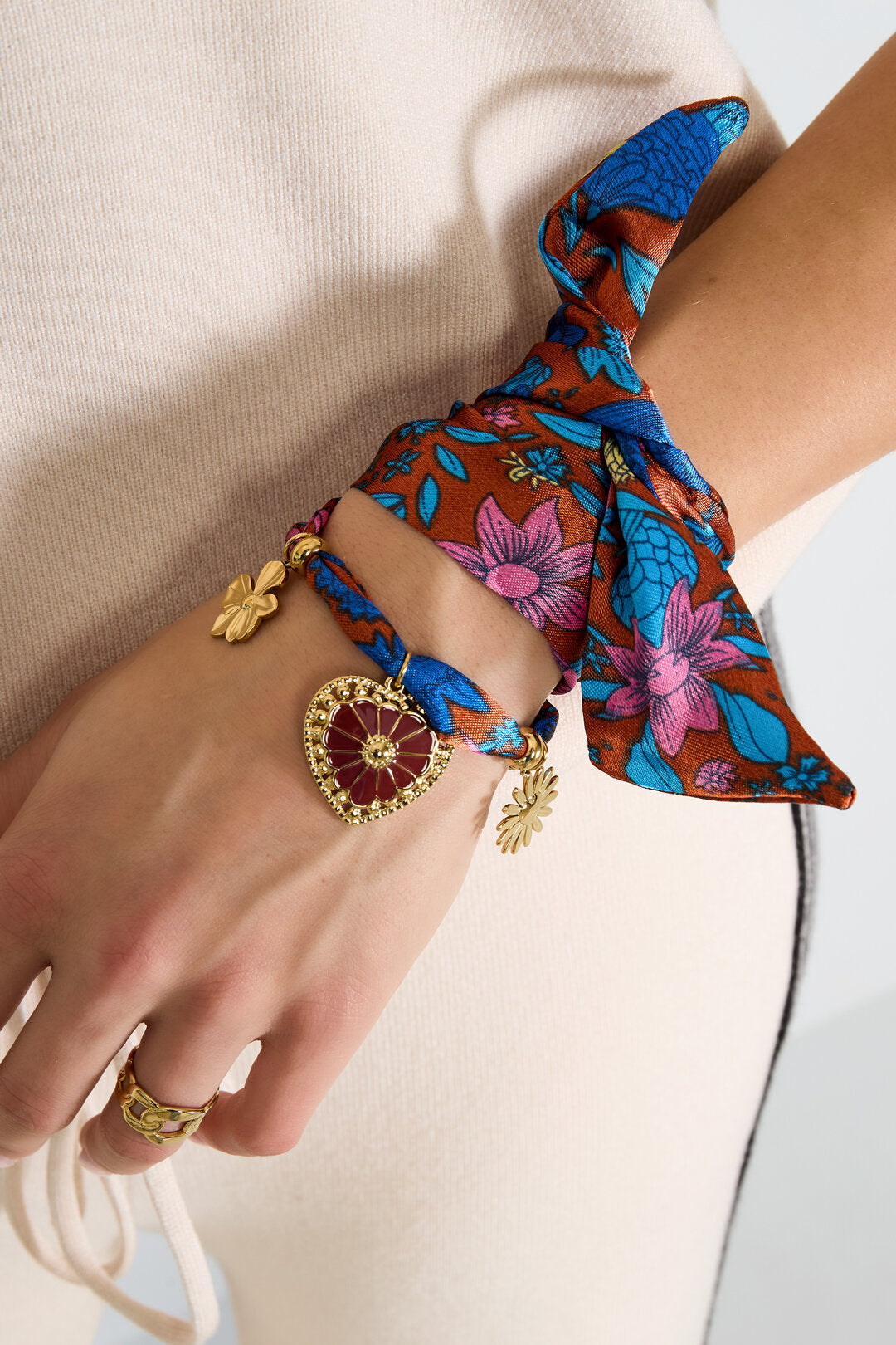 Elegant Gold Braided Bracelet for Women - Simple and Stylish