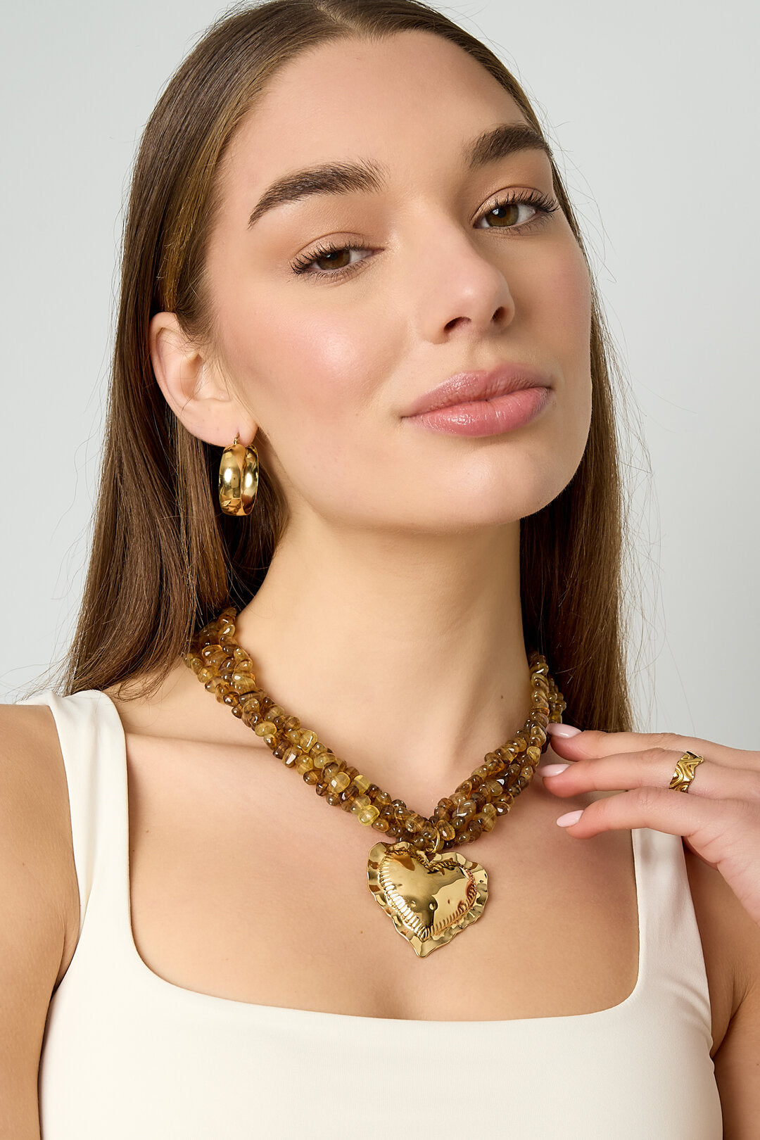 Elegant Khaki Beaded Heart Necklace for Spring/Summer